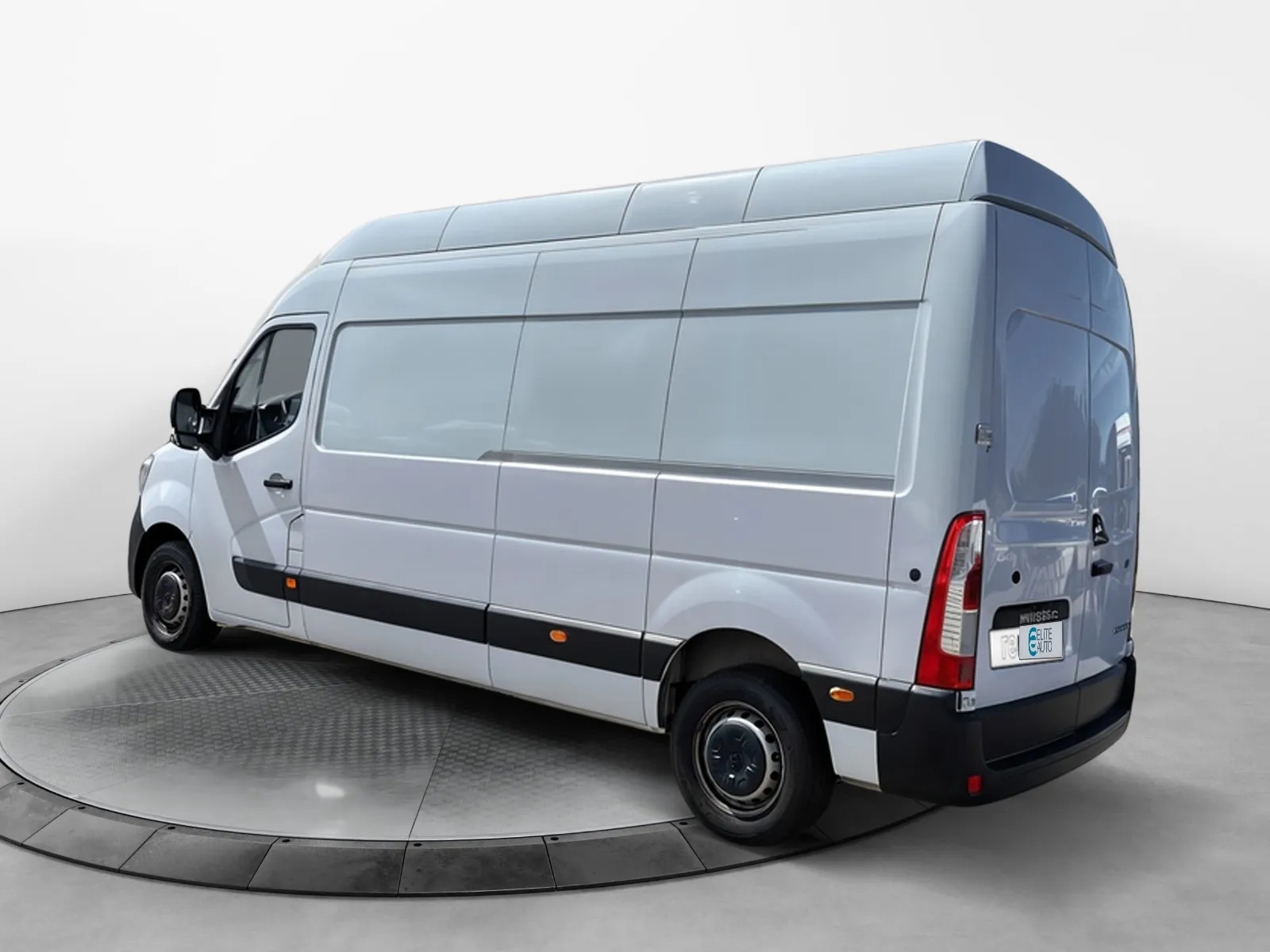 Acheter une renault MASTER FGN TRAC F3500 L3H3 BLUE DCI 135 d’occasion avec 30493km disponible immédiatement - photo 3