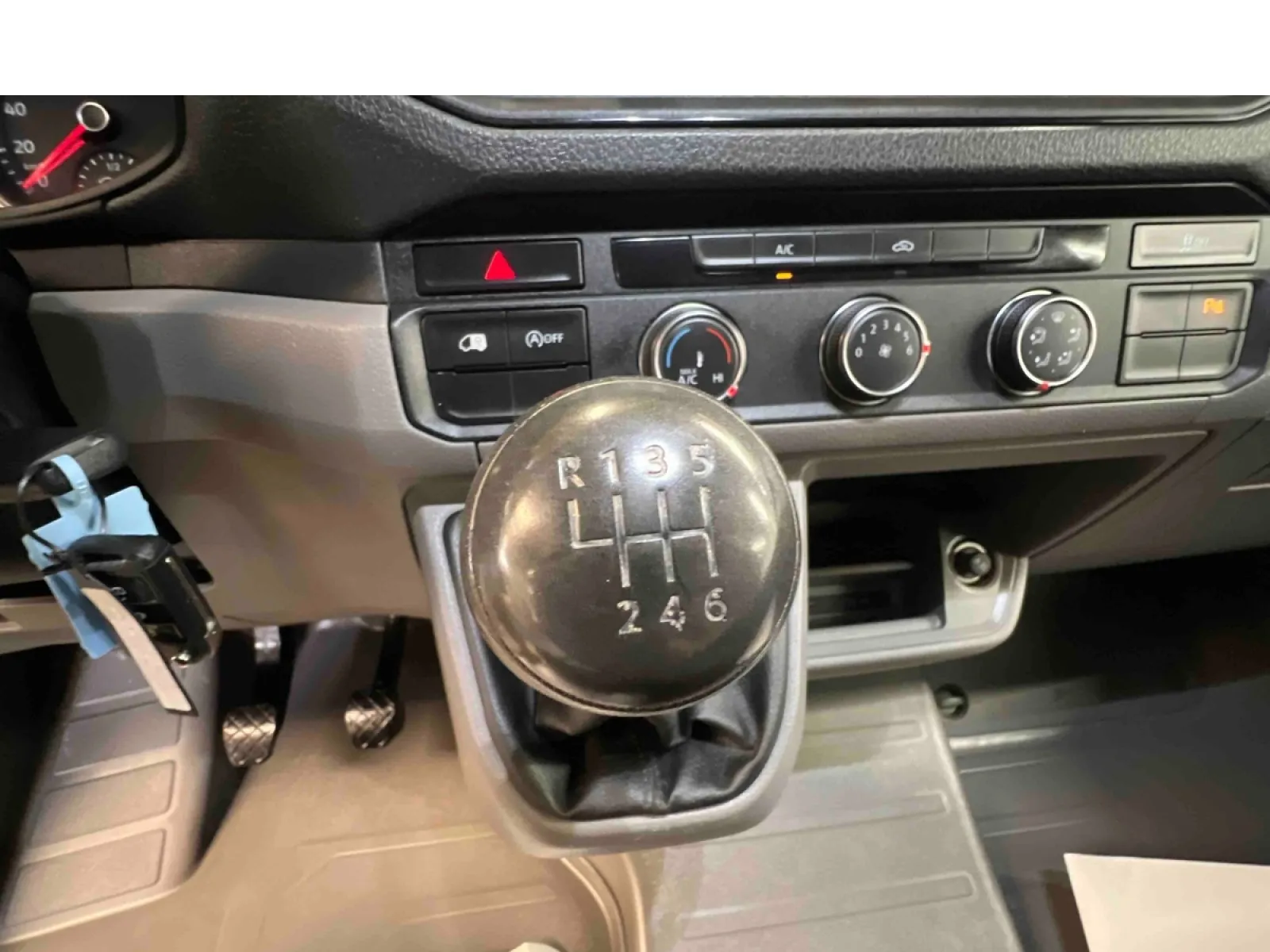 Acheter une volkswagen CRAFTER VAN 30 L3H3 2.0 TDI 140 CH d’occasion avec 80657km disponible immédiatement - photo 22