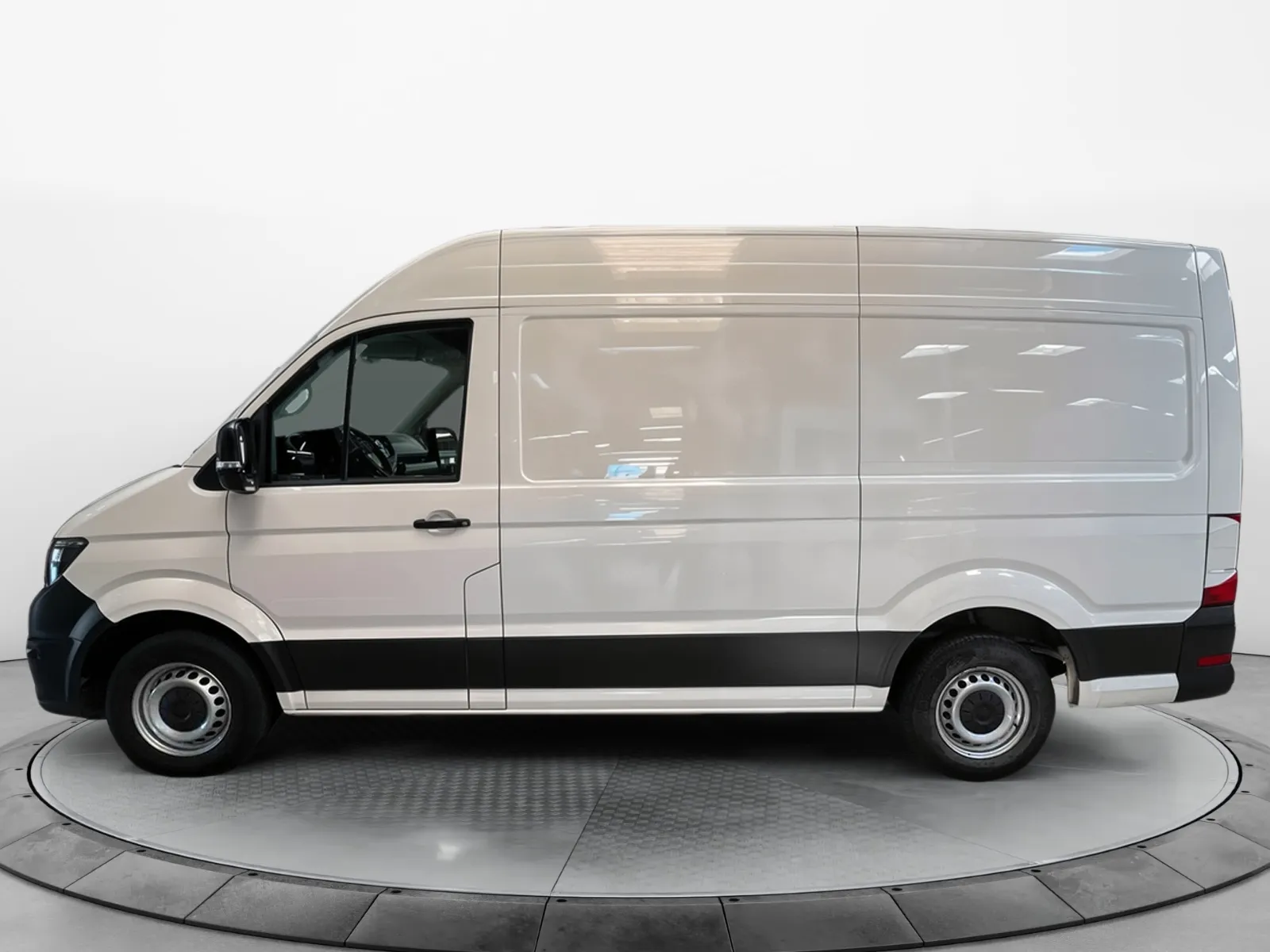 Acheter une volkswagen CRAFTER VAN 30 L3H3 2.0 TDI 140 CH d’occasion avec 80657km disponible immédiatement - photo 2