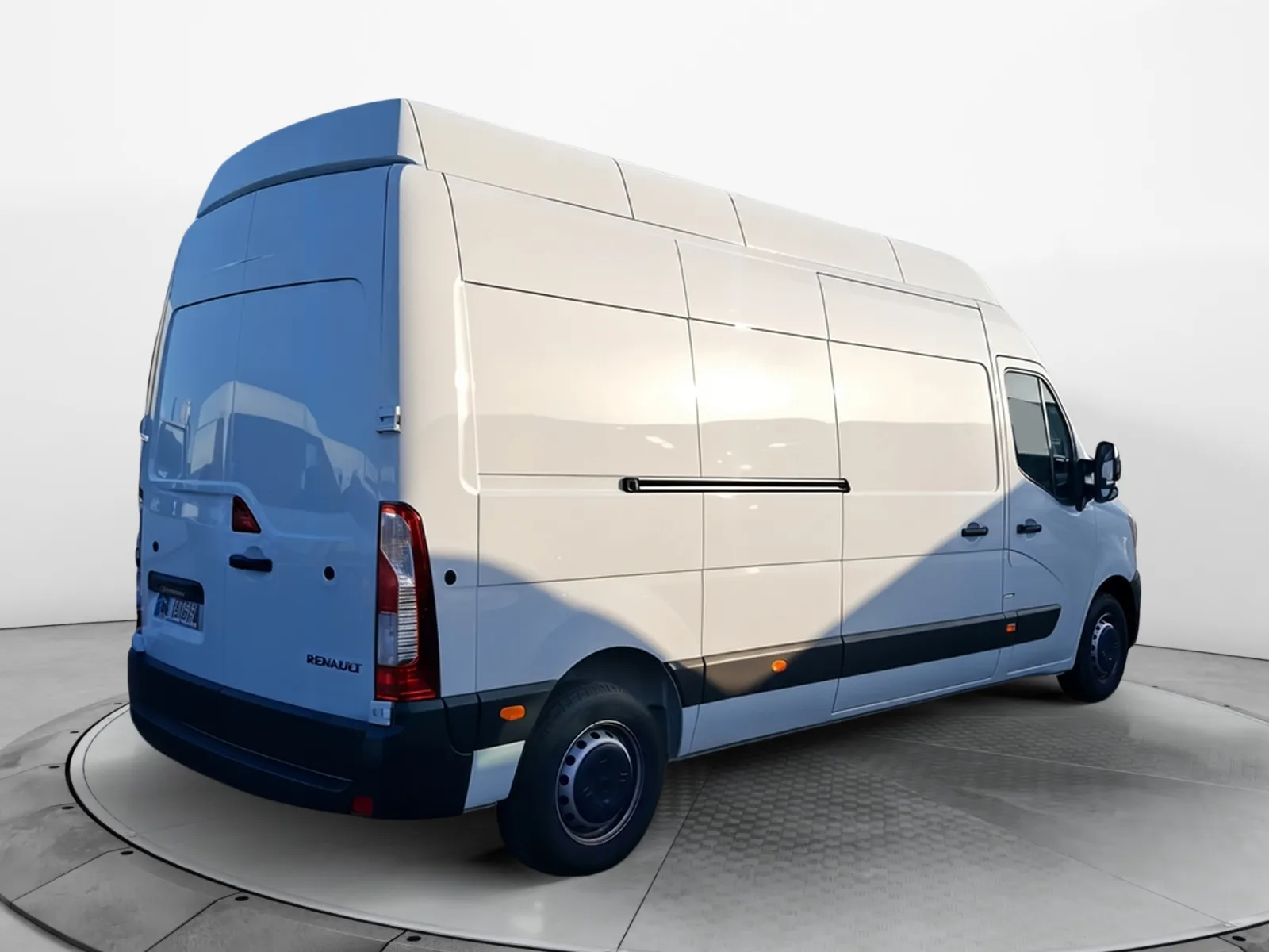 Acheter une renault MASTER FGN TRAC F3500 L3H3 BLUE DCI 135 d’occasion avec 20860km disponible immédiatement - photo 6