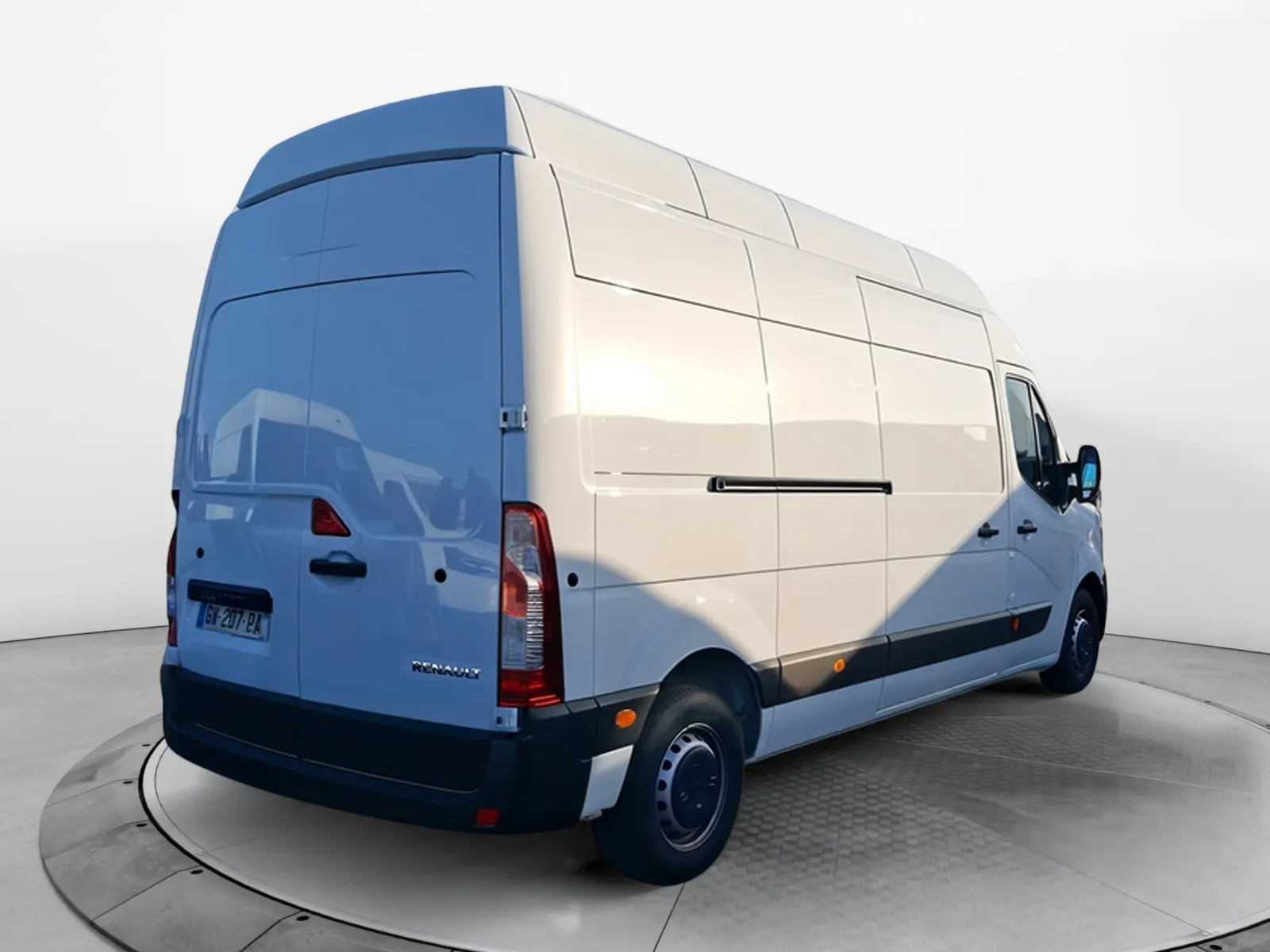Acheter une renault MASTER FGN TRAC F3500 L3H3 BLUE DCI 135 d’occasion avec 20860km disponible immédiatement - photo 5