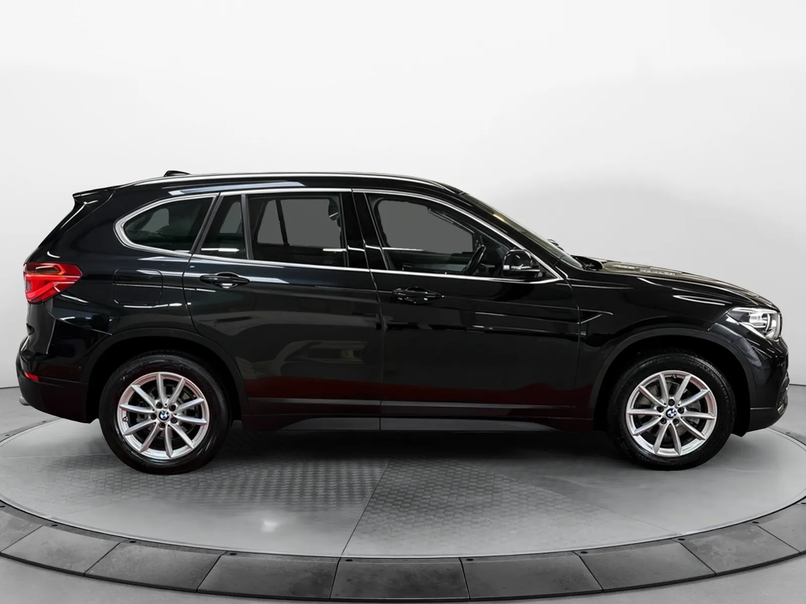 Acheter une bmw X1 sDrive 18d 150 ch BVA8 d’occasion avec 80292km disponible immédiatement - photo 6
