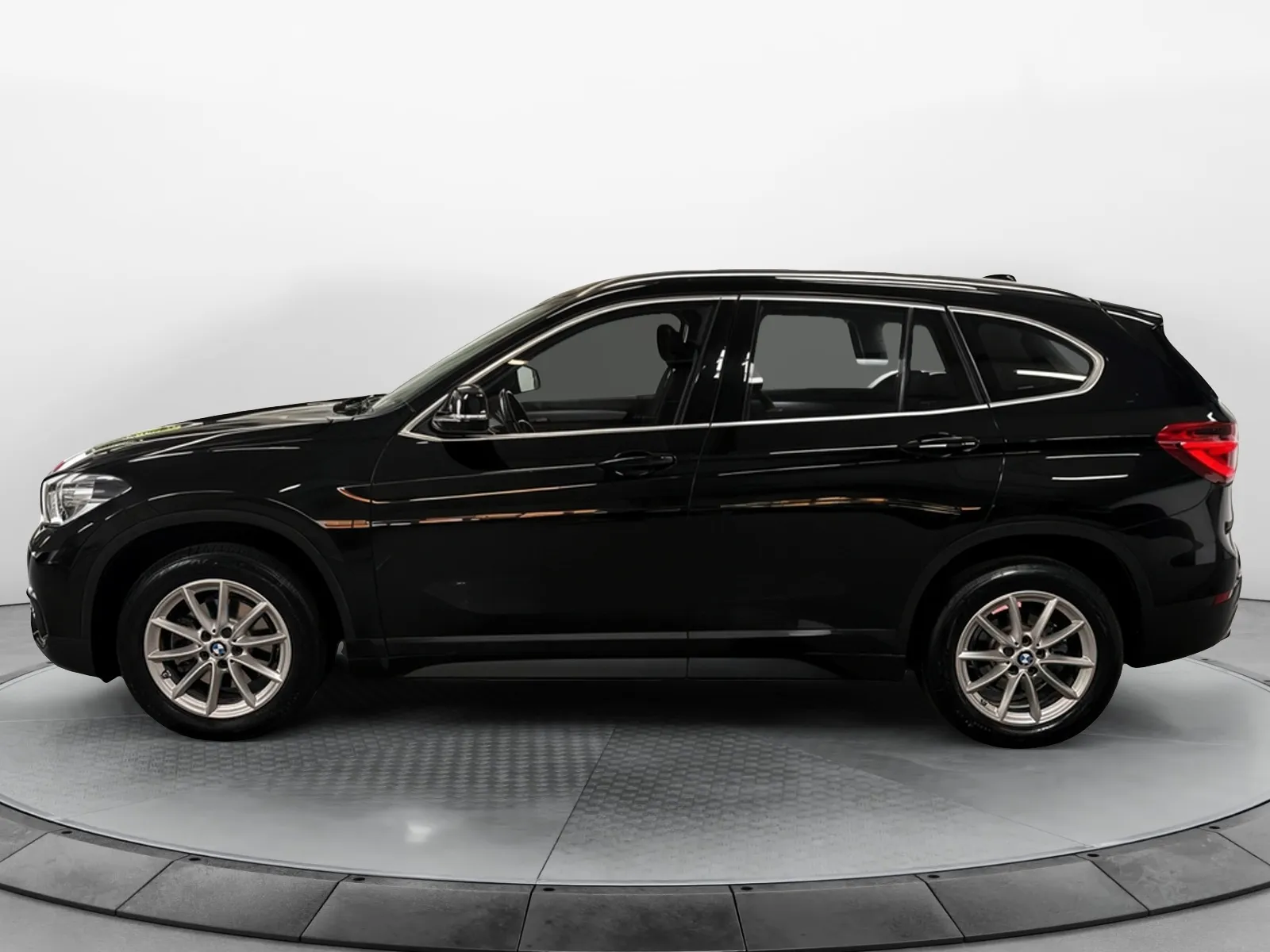 Acheter une bmw X1 sDrive 18d 150 ch BVA8 d’occasion avec 80292km disponible immédiatement - photo 2