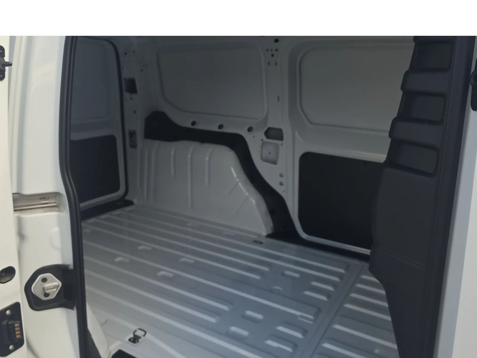Acheter une ford TRANSIT CONNECT FGN 2.0 ECOBLUE 102CH L2 BVM6 d’occasion avec 3003km disponible immédiatement - photo 20