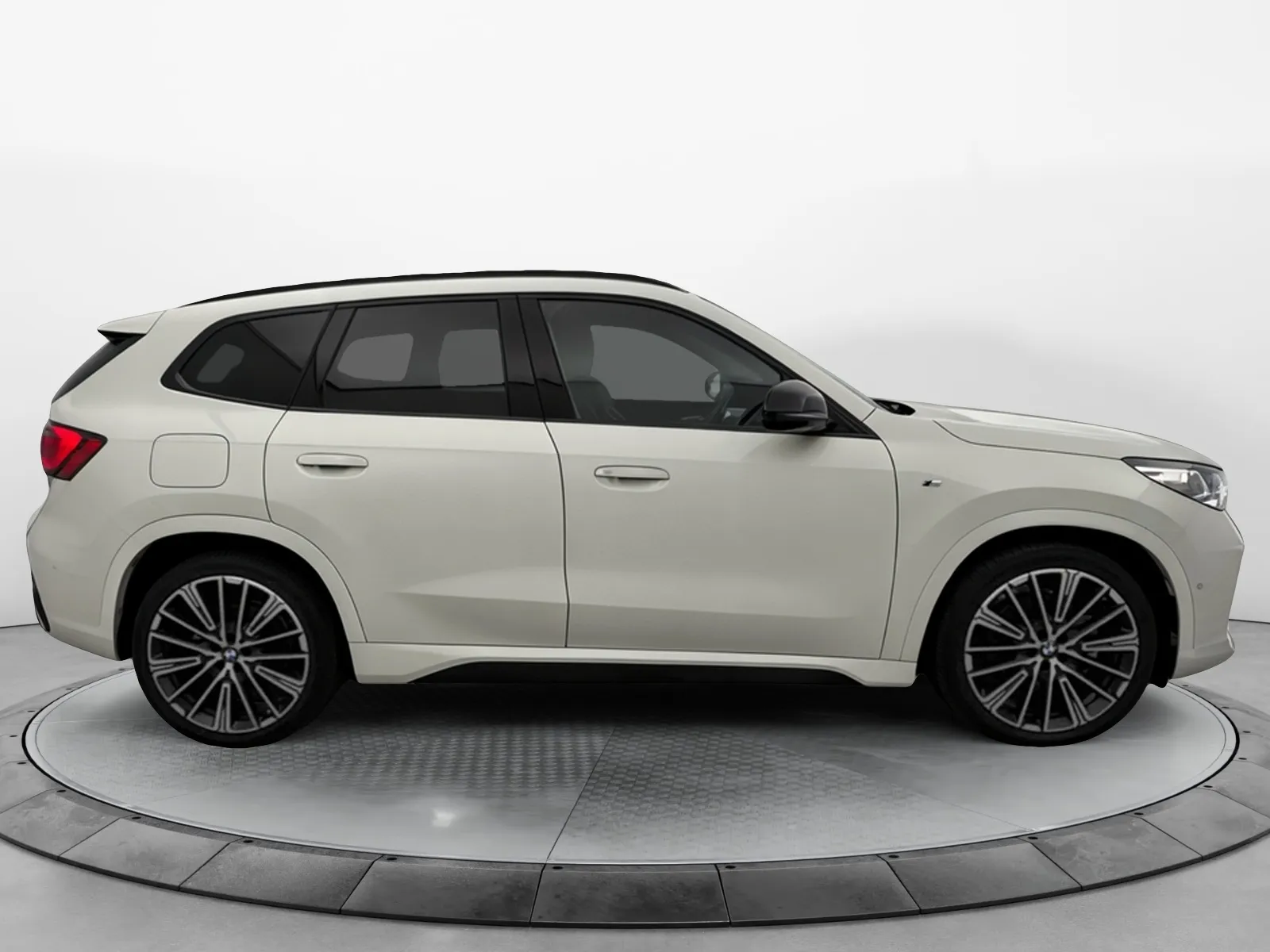 BMW X1 U11 M Sport - photo 6
