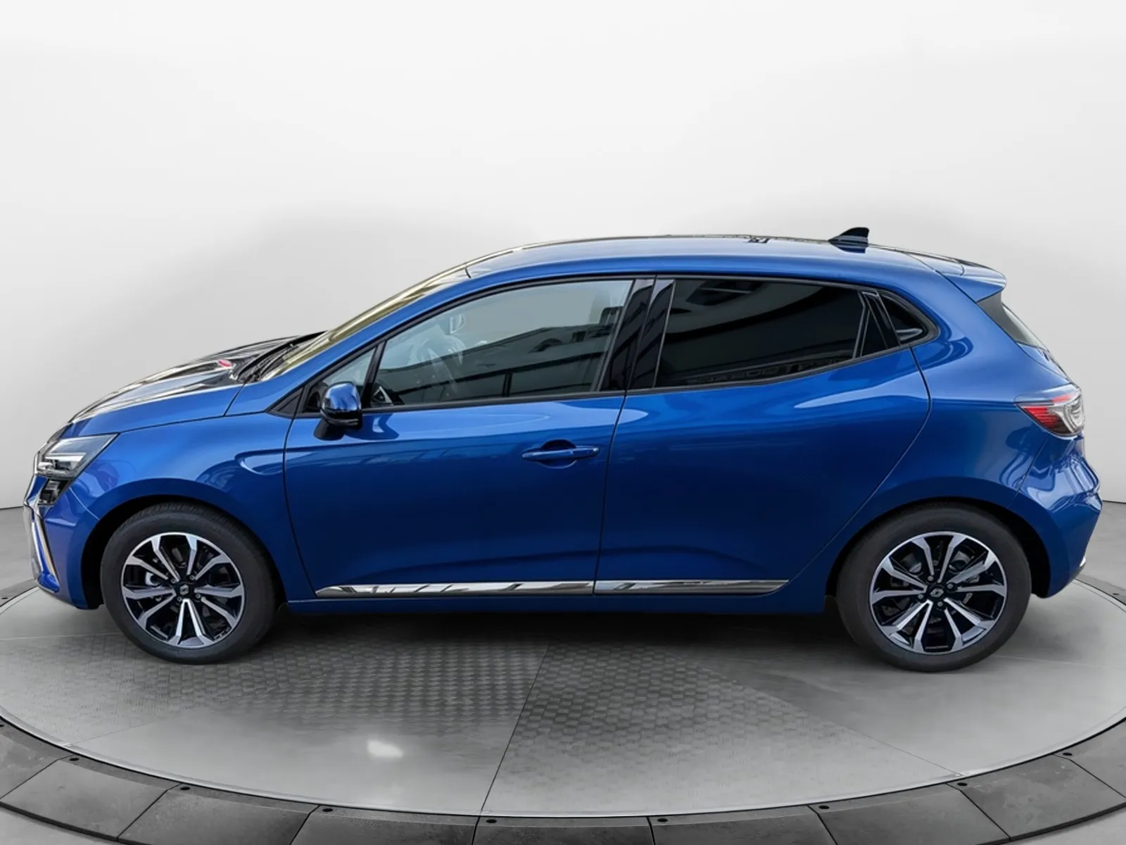 Acheter une renault Clio E-Tech full hybrid 145 ch GSR2 d’occasion avec 9540km disponible immédiatement - photo 2