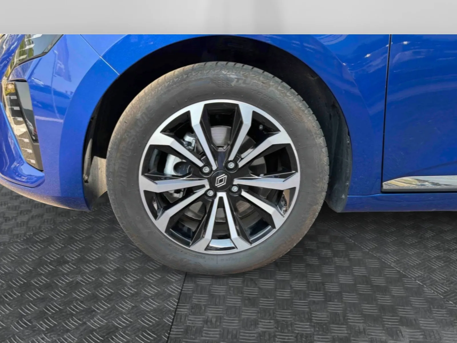 Acheter une renault Clio E-Tech full hybrid 145 ch GSR2 d’occasion avec 9540km disponible immédiatement - photo 14