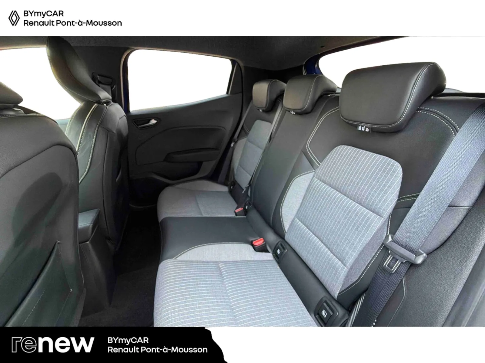 Acheter une renault Clio E-Tech full hybrid 145 ch GSR2 d’occasion avec 9540km disponible immédiatement - photo 12
