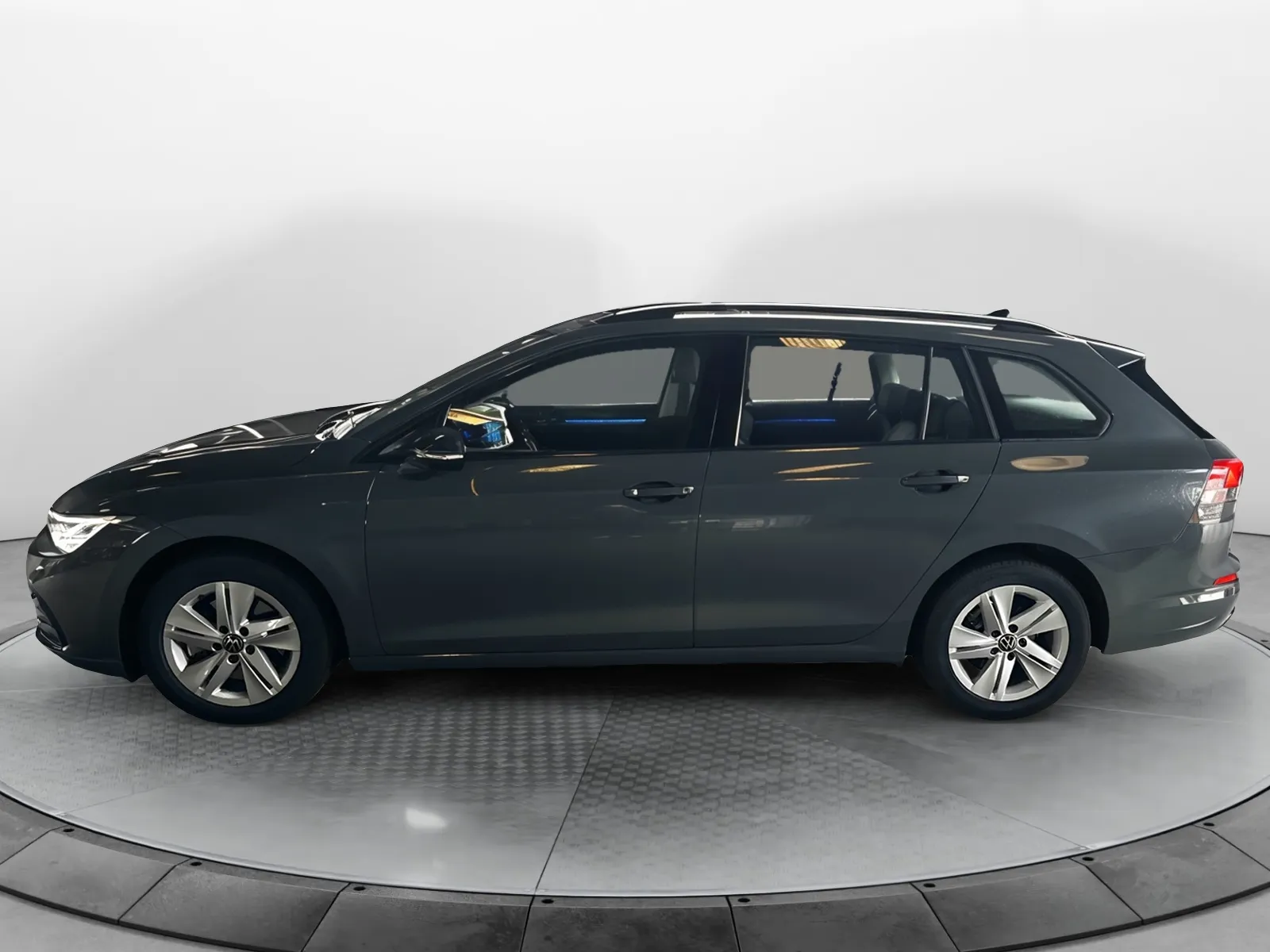 Acheter une volkswagen Golf SW 2.0 TDI SCR 116 BVM6 d’occasion avec 81400km disponible immédiatement - photo 2