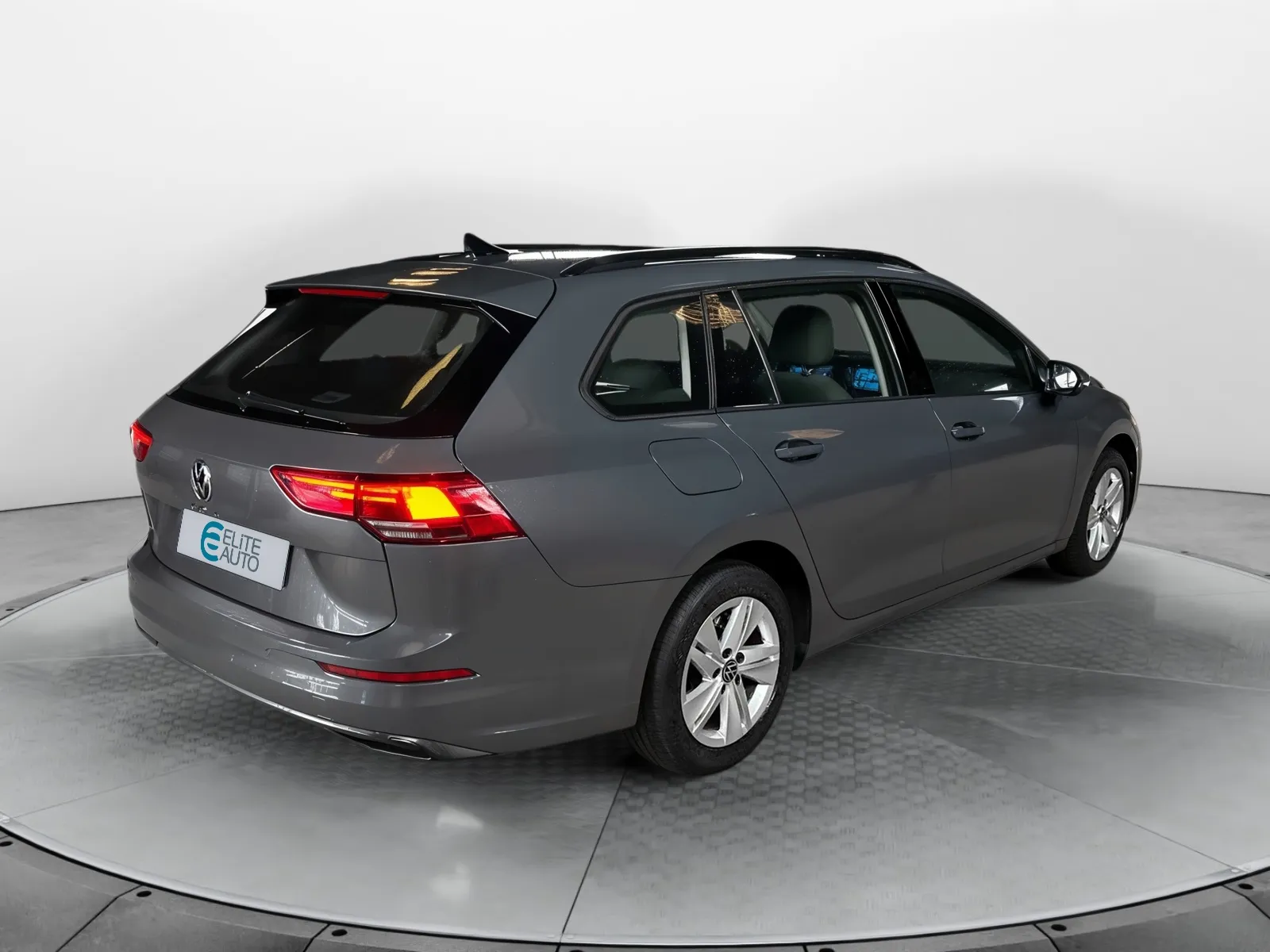 Acheter une volkswagen Golf SW 2.0 TDI SCR 116 BVM6 d’occasion avec 81400km disponible immédiatement - photo 5