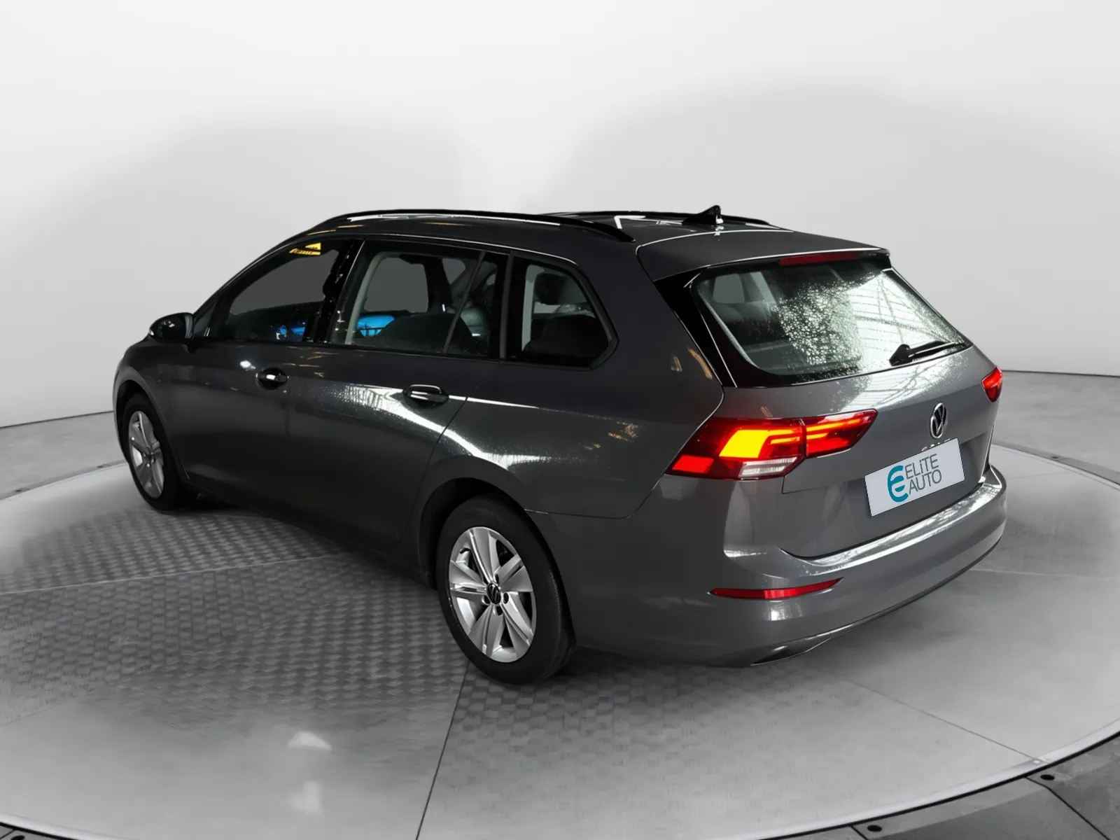 Acheter une volkswagen Golf SW 2.0 TDI SCR 116 BVM6 d’occasion avec 81400km disponible immédiatement - photo 3