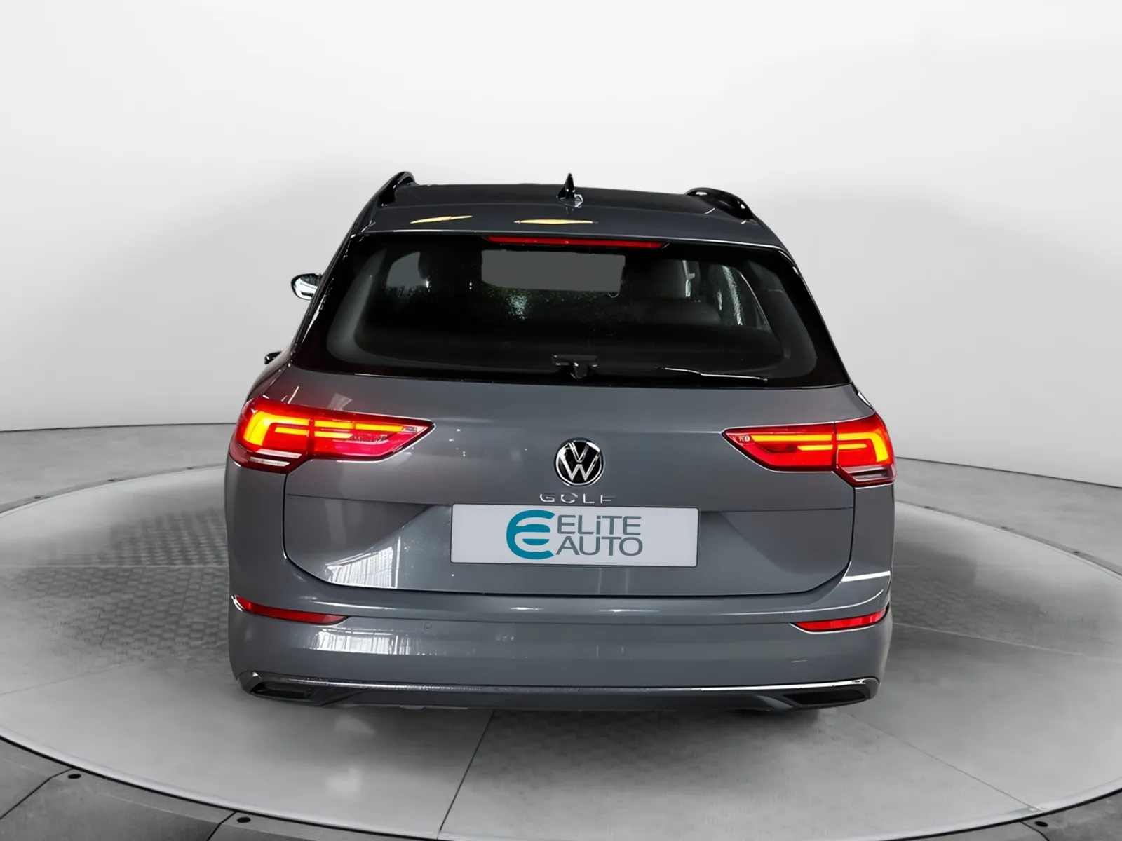 Acheter une volkswagen Golf SW 2.0 TDI SCR 116 BVM6 d’occasion avec 81400km disponible immédiatement - photo 4