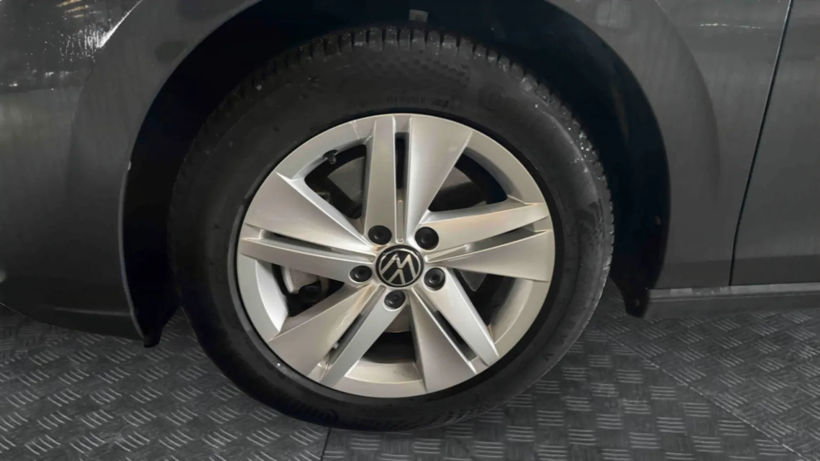 Acheter une volkswagen Golf SW 2.0 TDI SCR 116 BVM6 d’occasion avec 81400km disponible immédiatement - photo 16