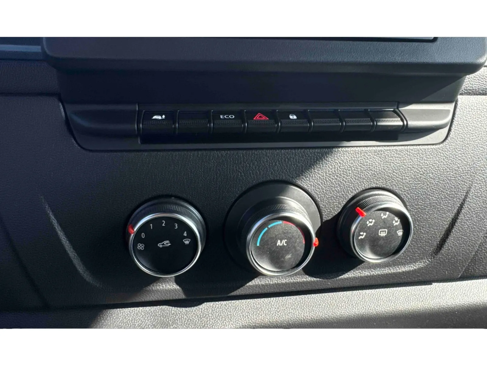 Acheter une renault MASTER FGN TRAC F3500 L3H3 BLUE DCI 135 d’occasion avec 31500km disponible immédiatement - photo 17