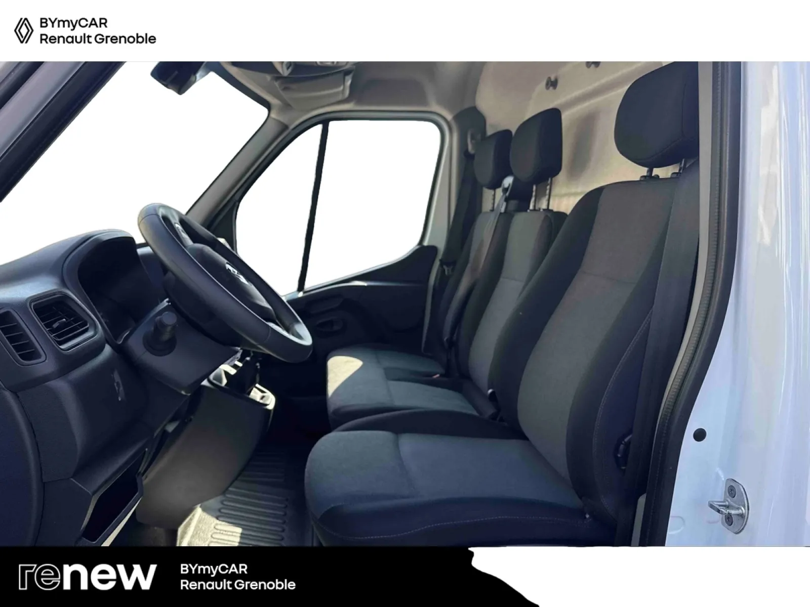 Acheter une renault MASTER FGN TRAC F3500 L3H3 BLUE DCI 135 d’occasion avec 31500km disponible immédiatement - photo 11