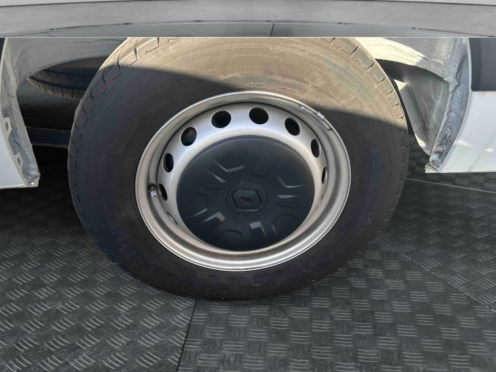Acheter une renault MASTER FGN TRAC F3500 L3H3 BLUE DCI 135 d’occasion avec 31500km disponible immédiatement - photo 24
