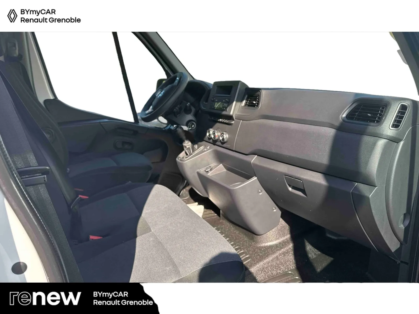 Acheter une renault MASTER FGN TRAC F3500 L3H3 BLUE DCI 135 d’occasion avec 31500km disponible immédiatement - photo 23