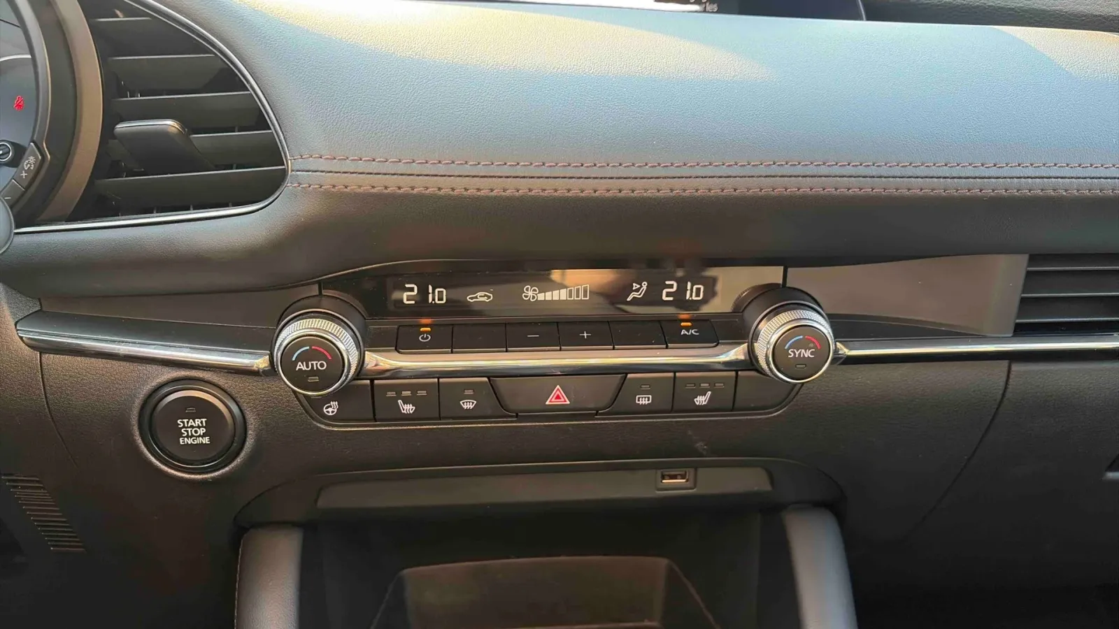 Acheter une mazda Mazda3 5 portes 2.0L SKYACTIV-G M Hybrid 122 ch BVA6 d’occasion avec 39259km disponible immédiatement - photo 21