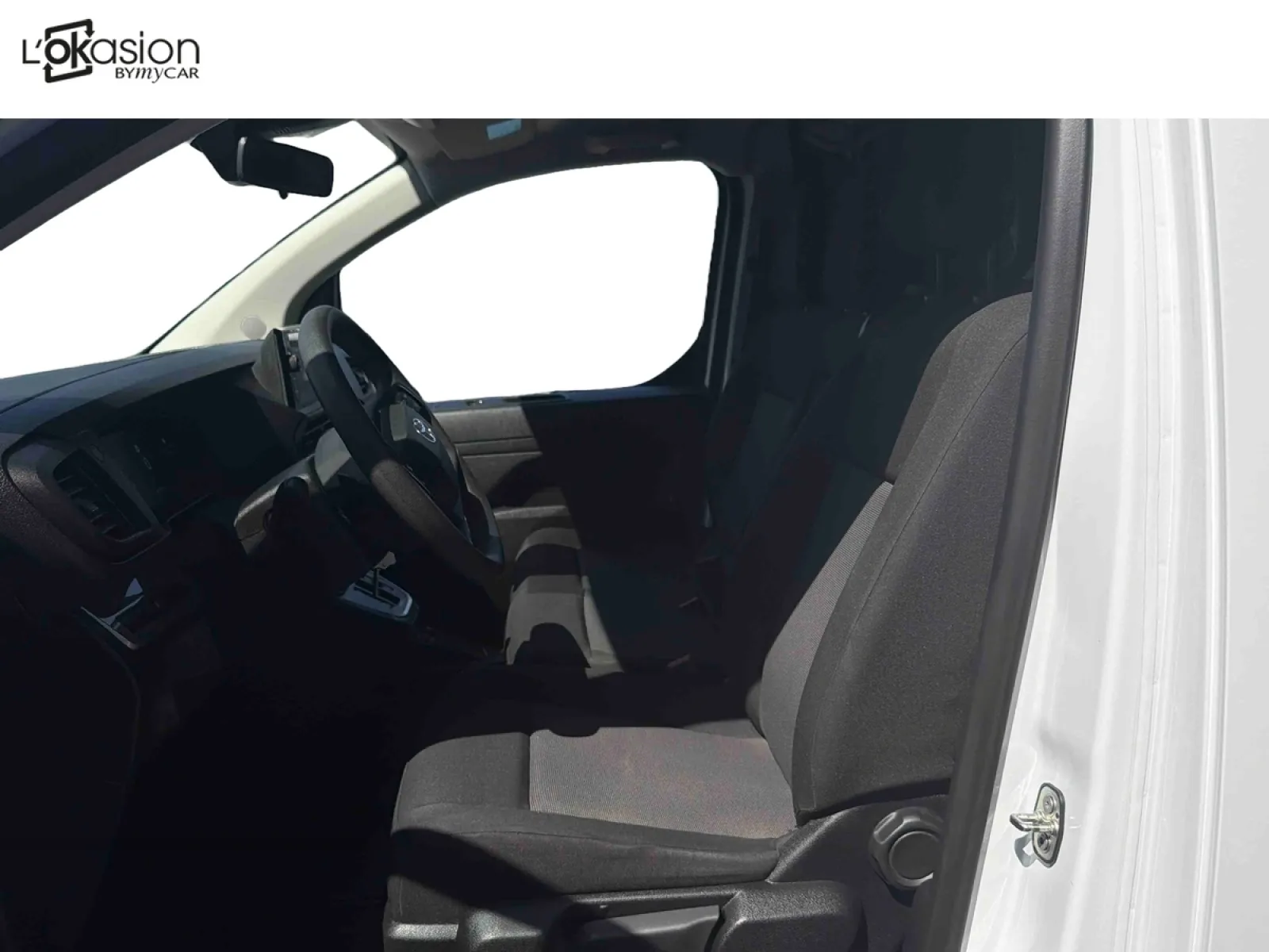 Acheter une toyota PROACE LONG 2.0L 140 D-4D BVA8 d’occasion avec 39344km disponible immédiatement - photo 11