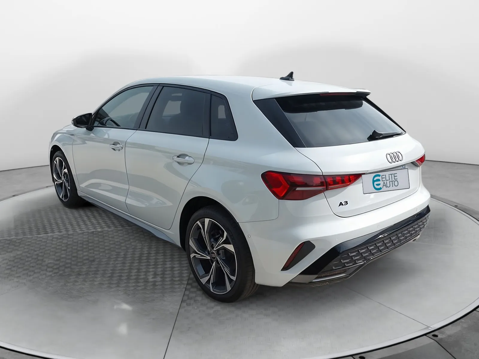 Acheter une audi A3 Sportback TFSI Mild Hybrid 116 S tronic 7 d’occasion avec 20780km disponible immédiatement - photo 3