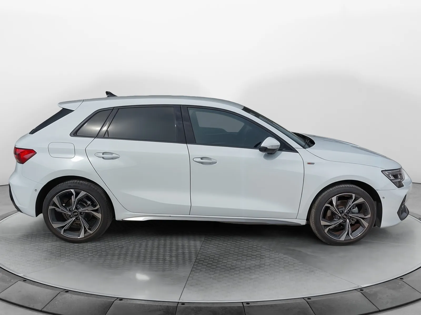 Acheter une audi A3 Sportback TFSI Mild Hybrid 116 S tronic 7 d’occasion avec 20780km disponible immédiatement - photo 6