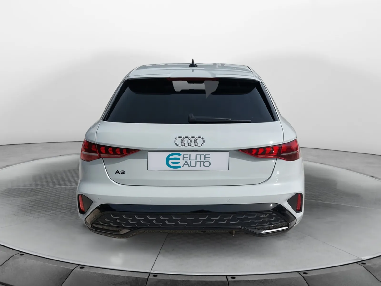 Acheter une audi A3 Sportback TFSI Mild Hybrid 116 S tronic 7 d’occasion avec 20780km disponible immédiatement - photo 4