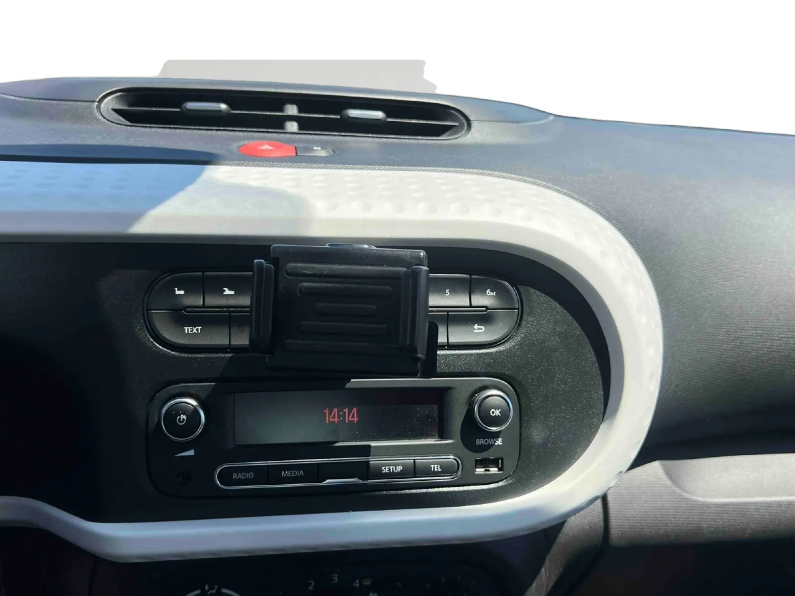 Acheter une renault Twingo III TCe 95 d’occasion avec 64228km disponible immédiatement - photo 17