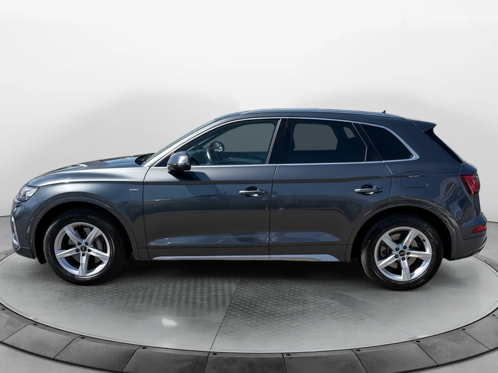 Acheter une audi Q5 55 TFSIe 367 S tronic 7 Quattro d’occasion avec 61564km disponible immédiatement - photo 2