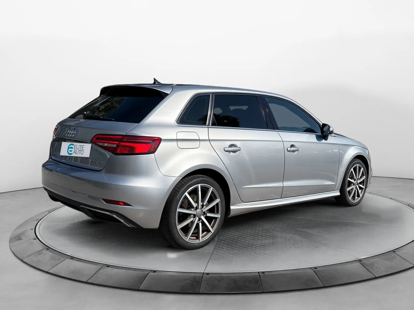 Acheter une audi A3 Sportback 40 e-tron 204 S tronic 6 d’occasion avec 92000km disponible immédiatement - photo 5