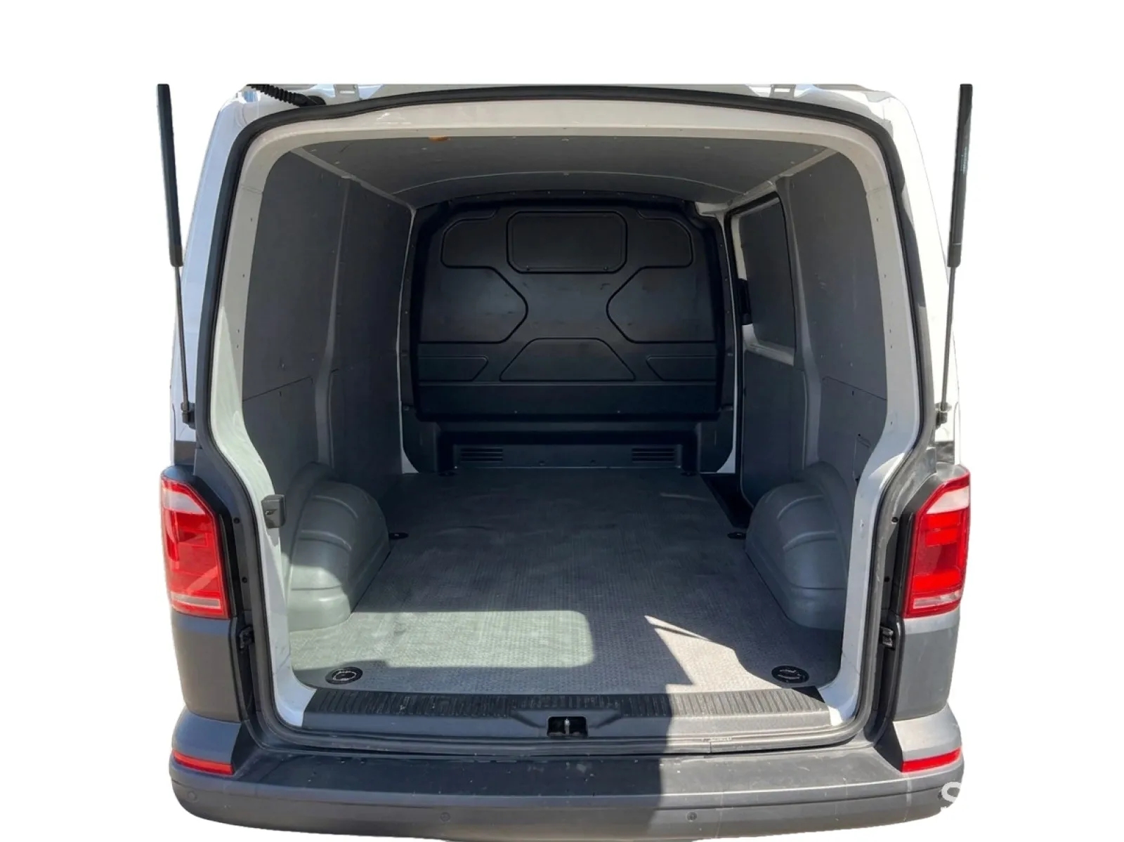 Acheter une volkswagen TRANSPORTER 6.1 VAN L1H1 2.0 TDI 90 BVM5 d’occasion avec 91477km disponible immédiatement - photo 13