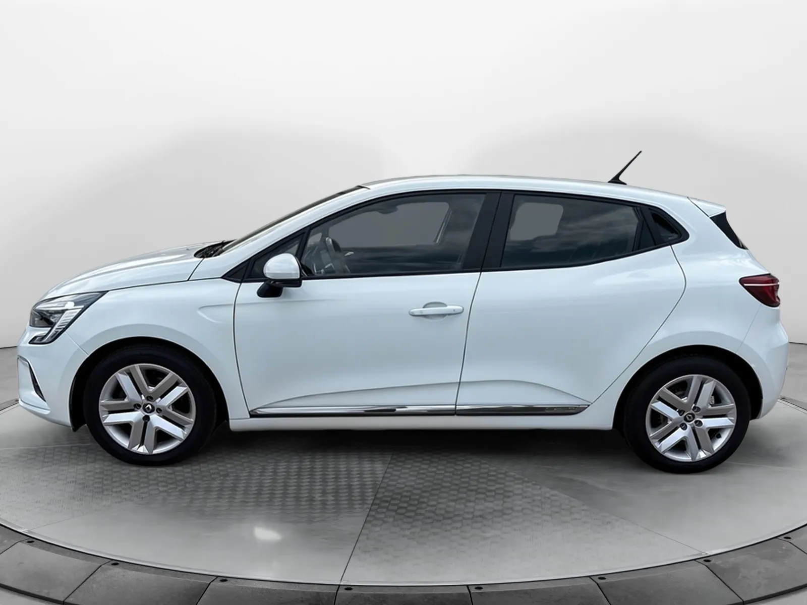 Acheter une renault Clio Blue dCi 115 d’occasion avec 70102km disponible immédiatement - photo 2