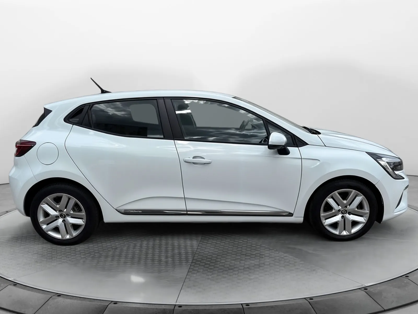 Acheter une renault Clio Blue dCi 115 d’occasion avec 70102km disponible immédiatement - photo 6
