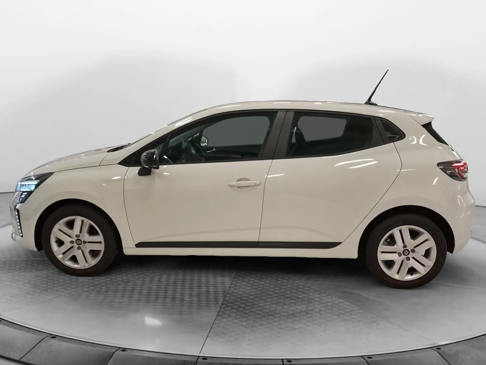 Acheter une renault Clio TCe 90 ch GSR2 d’occasion avec 10km disponible immédiatement - photo 2