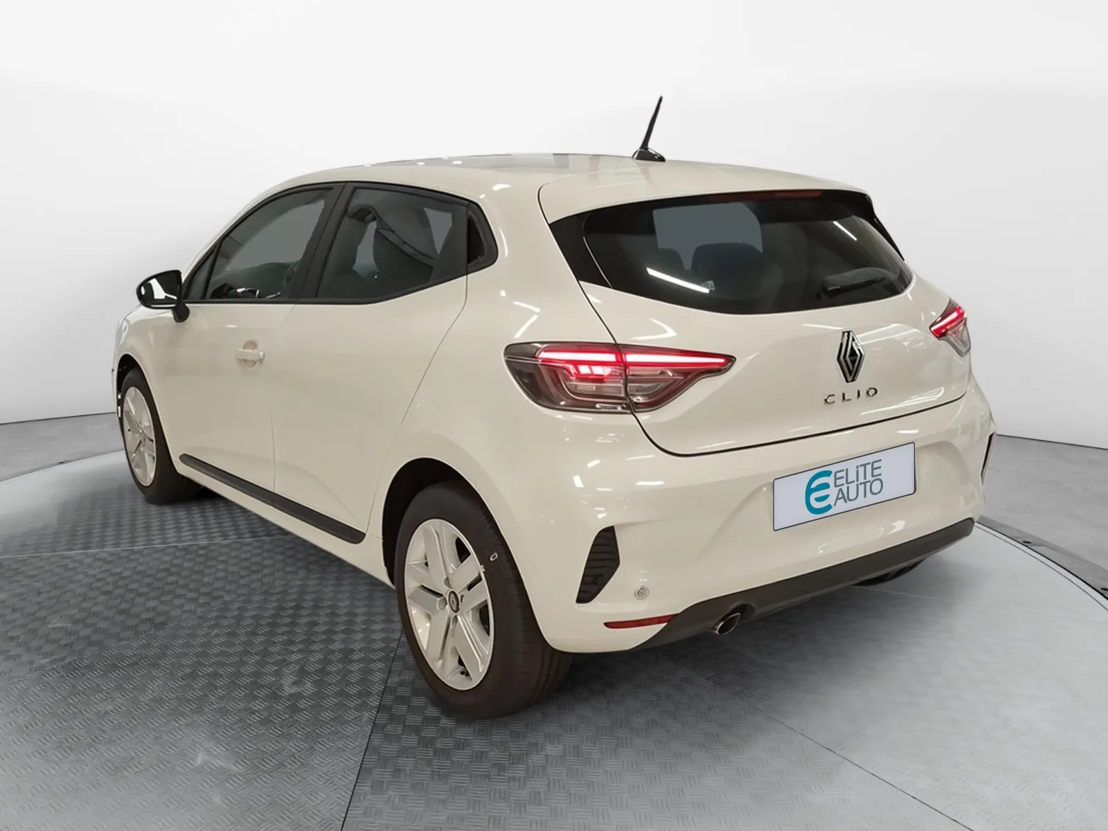 Acheter une renault Clio TCe 90 ch GSR2 d’occasion avec 10km disponible immédiatement - photo 3