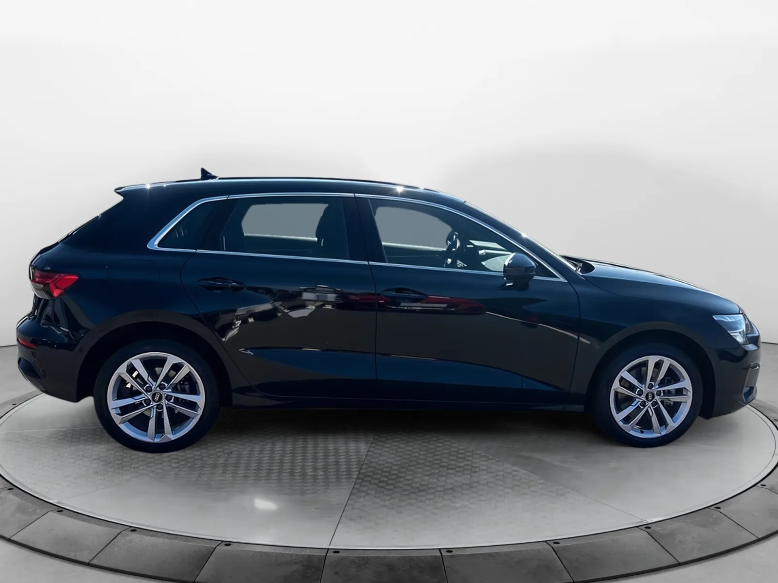 Acheter une audi A3 Sportback 40 TFSIe 204 S tronic 6 d’occasion avec 49500km disponible immédiatement - photo 6