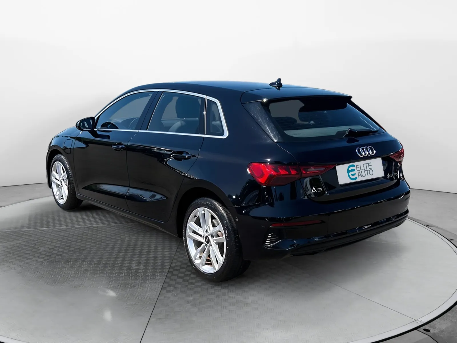 Acheter une audi A3 Sportback 40 TFSIe 204 S tronic 6 d’occasion avec 49500km disponible immédiatement - photo 3