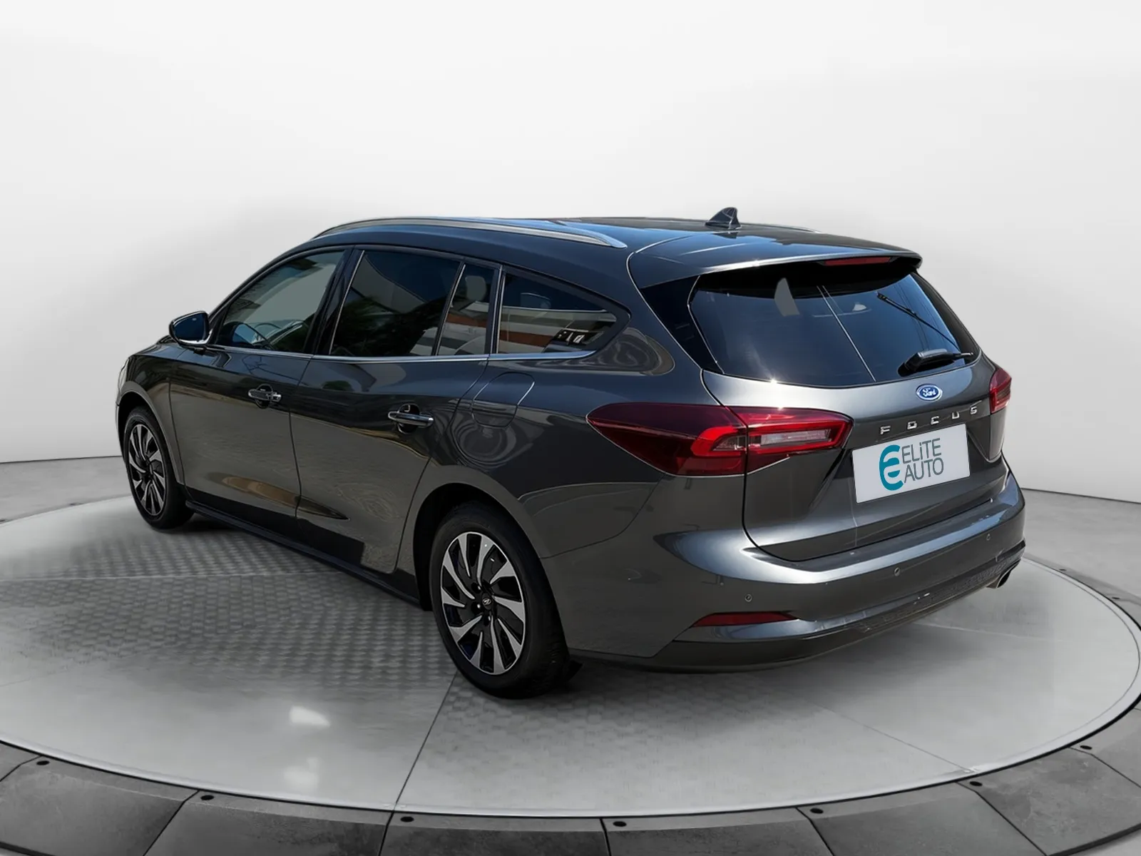 Acheter une ford Focus SW 1.0 EcoBoost 125 S&S mHEV d’occasion avec 5898km disponible immédiatement - photo 3