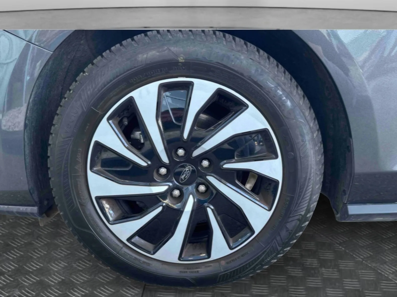 Acheter une ford Focus SW 1.0 EcoBoost 125 S&S mHEV d’occasion avec 5898km disponible immédiatement - photo 13