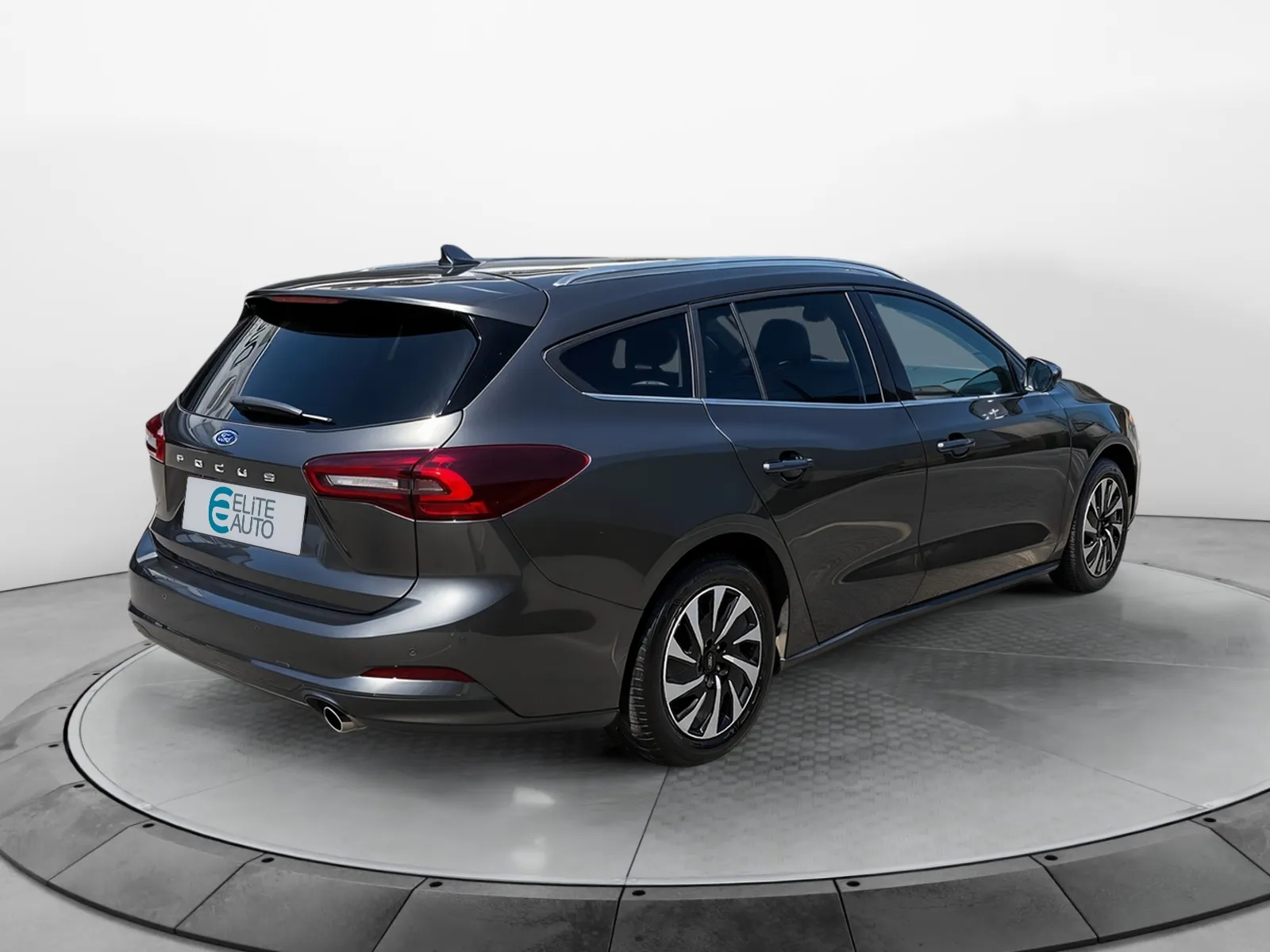 Acheter une ford Focus SW 1.0 EcoBoost 125 S&S mHEV d’occasion avec 5898km disponible immédiatement - photo 5