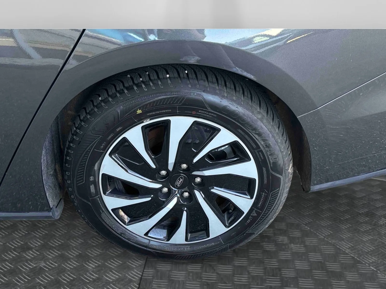 Acheter une ford Focus SW 1.0 EcoBoost 125 S&S mHEV d’occasion avec 5898km disponible immédiatement - photo 25