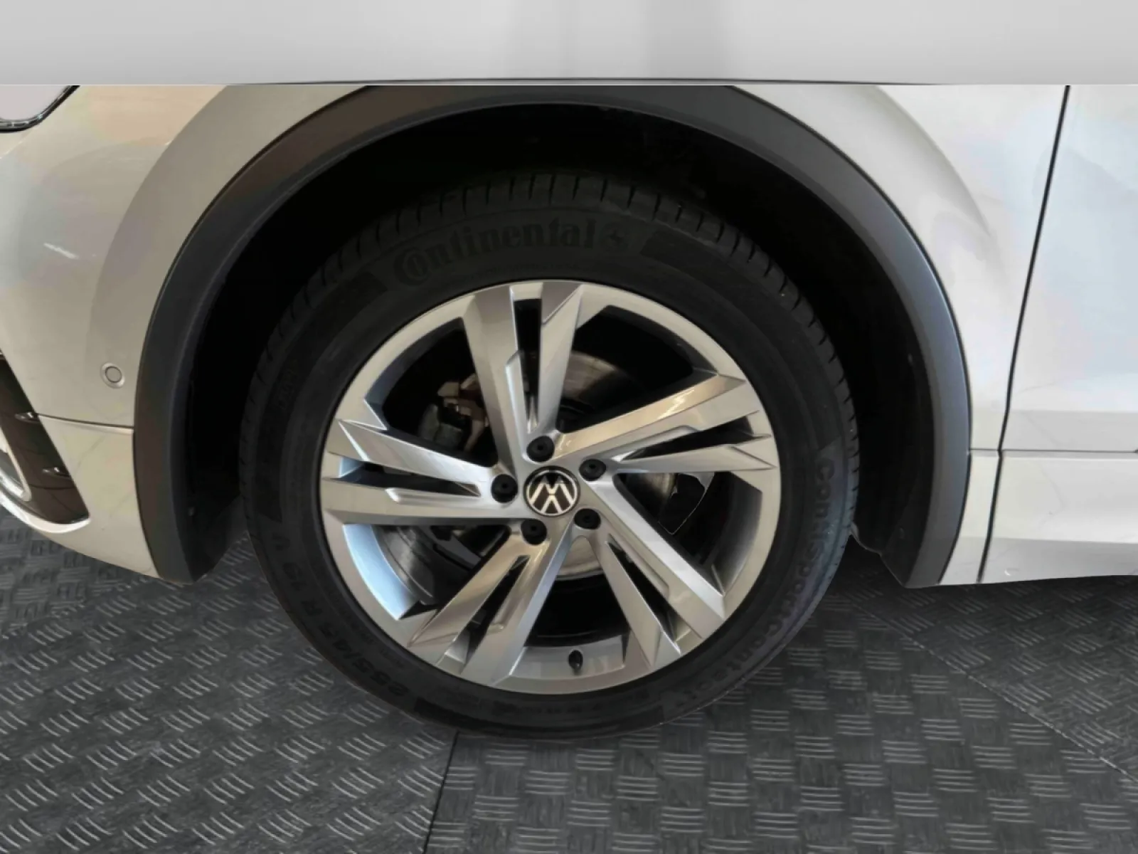 Acheter une volkswagen Tiguan 2.0 TDI 150ch DSG7 d’occasion avec 58738km disponible immédiatement - photo 14
