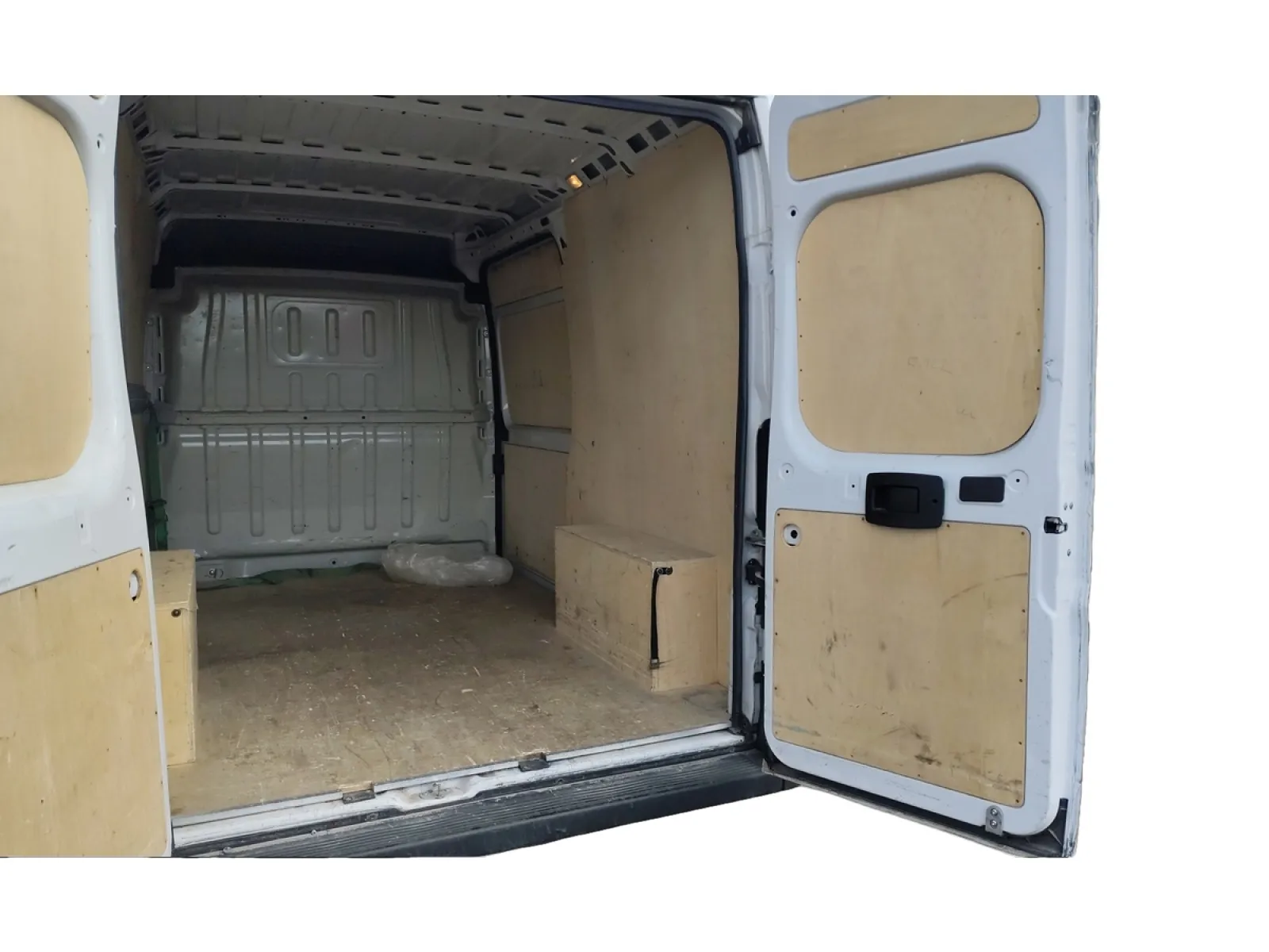 Acheter une peugeot BOXER TOLE 330 L2H2 BLUEHDI 140 S&S d’occasion avec 87259km disponible immédiatement - photo 21