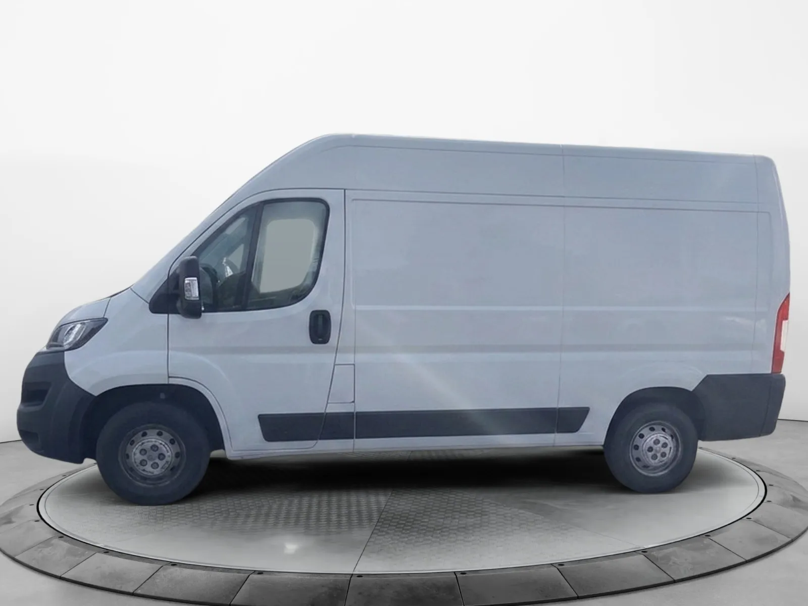 Acheter une peugeot BOXER TOLE 330 L2H2 BLUEHDI 140 S&S d’occasion avec 87259km disponible immédiatement - photo 2