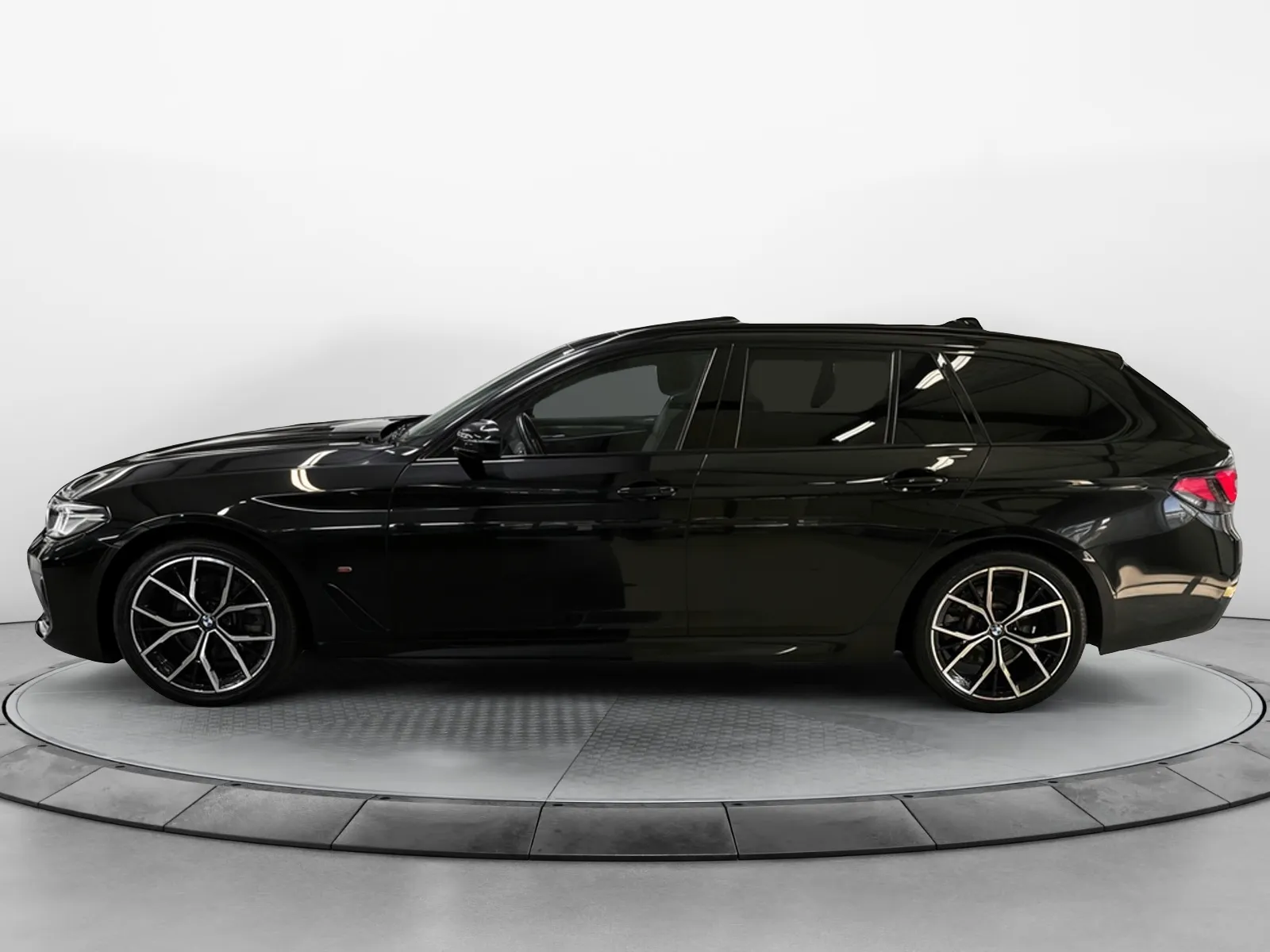 Acheter une bmw Touring 520d TwinPower Turbo xDrive 190 ch BVA8 d’occasion avec 96791km disponible immédiatement - photo 2