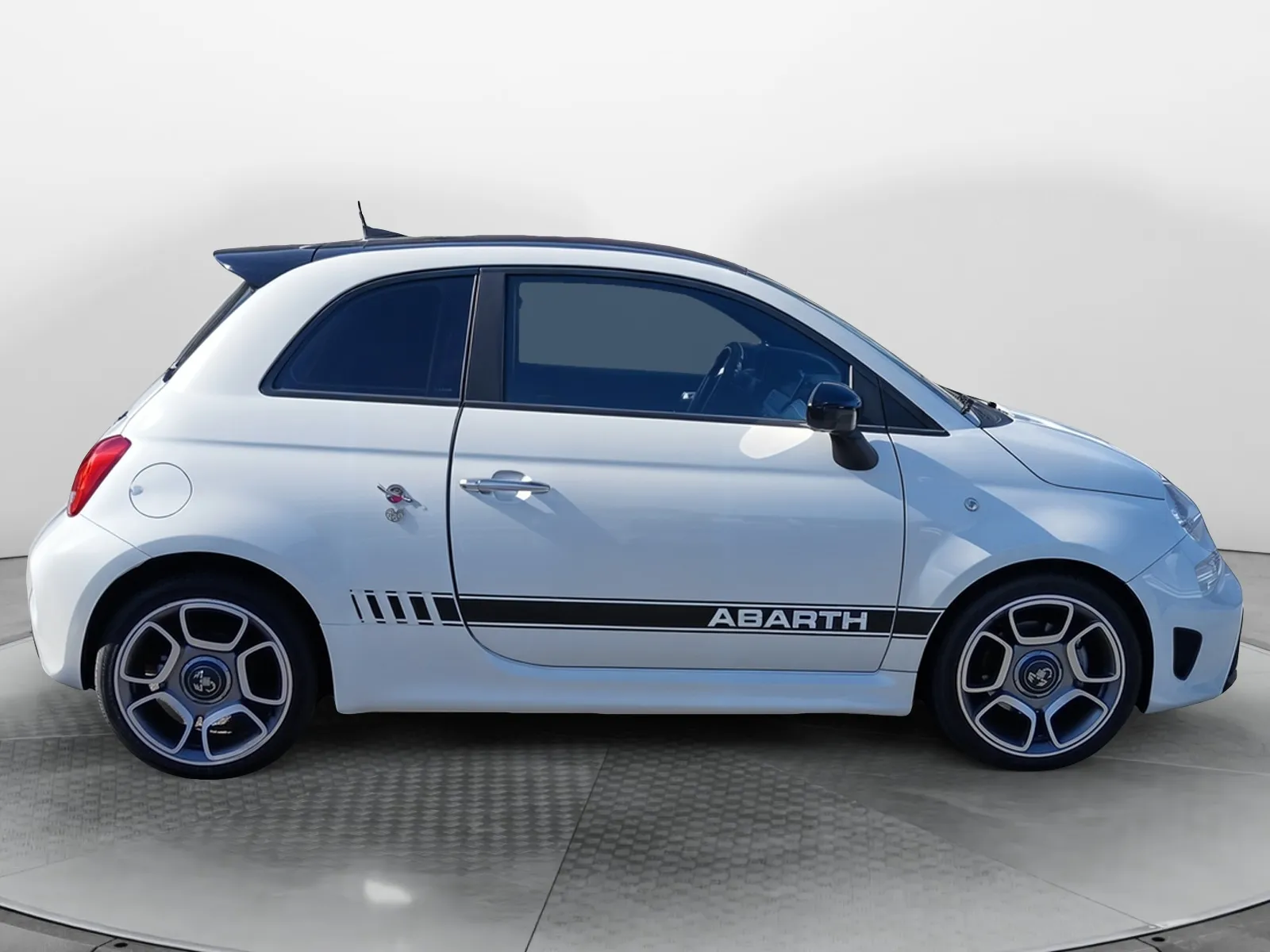Acheter une abarth 595 1.4 Turbo 16V T-Jet 145 ch BVM5 d’occasion avec 59105km disponible immédiatement - photo 6
