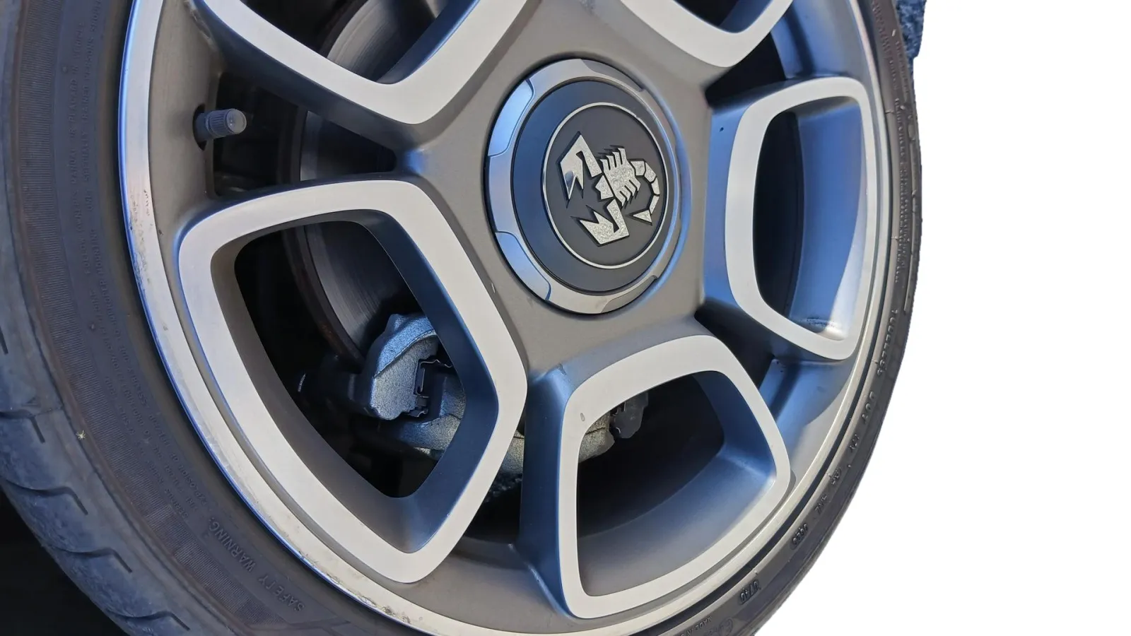Acheter une abarth 595 1.4 Turbo 16V T-Jet 145 ch BVM5 d’occasion avec 59105km disponible immédiatement - photo 24