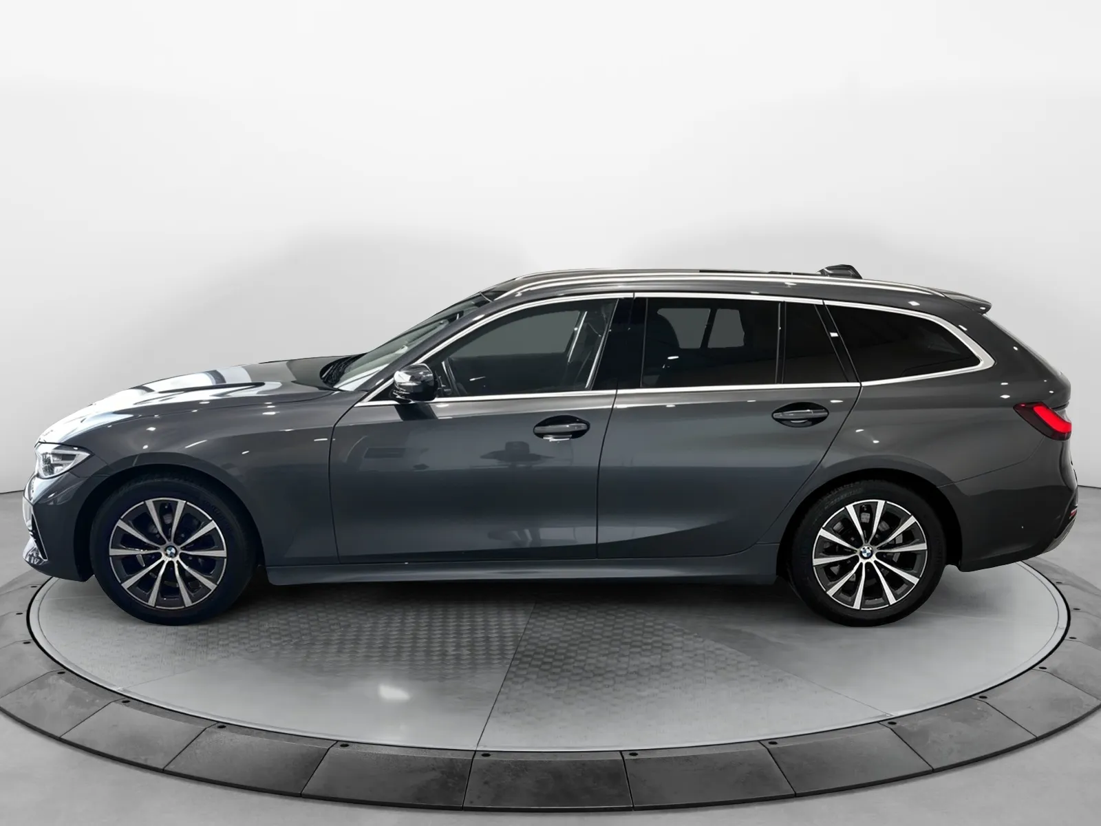 Acheter une bmw Touring 318i 156 ch BVA8 d’occasion avec 99318km disponible immédiatement - photo 2