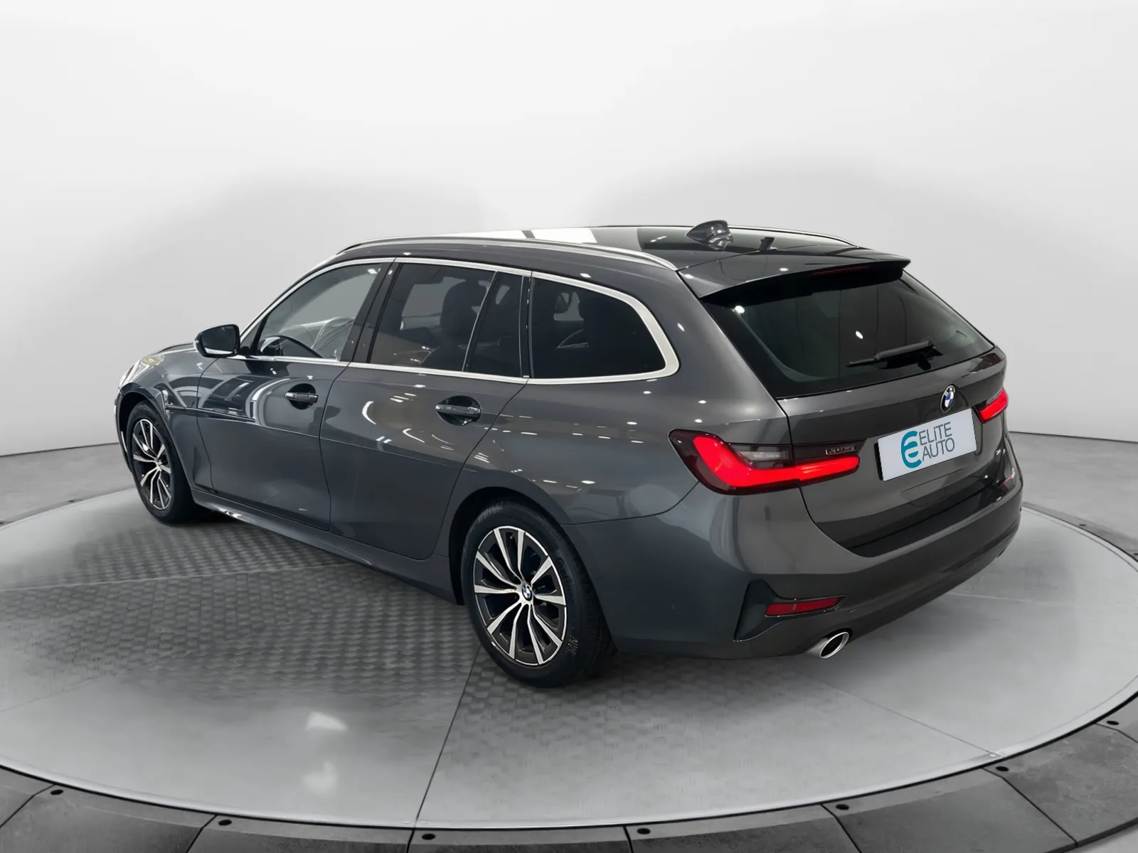 Acheter une bmw Touring 318i 156 ch BVA8 d’occasion avec 99318km disponible immédiatement - photo 3