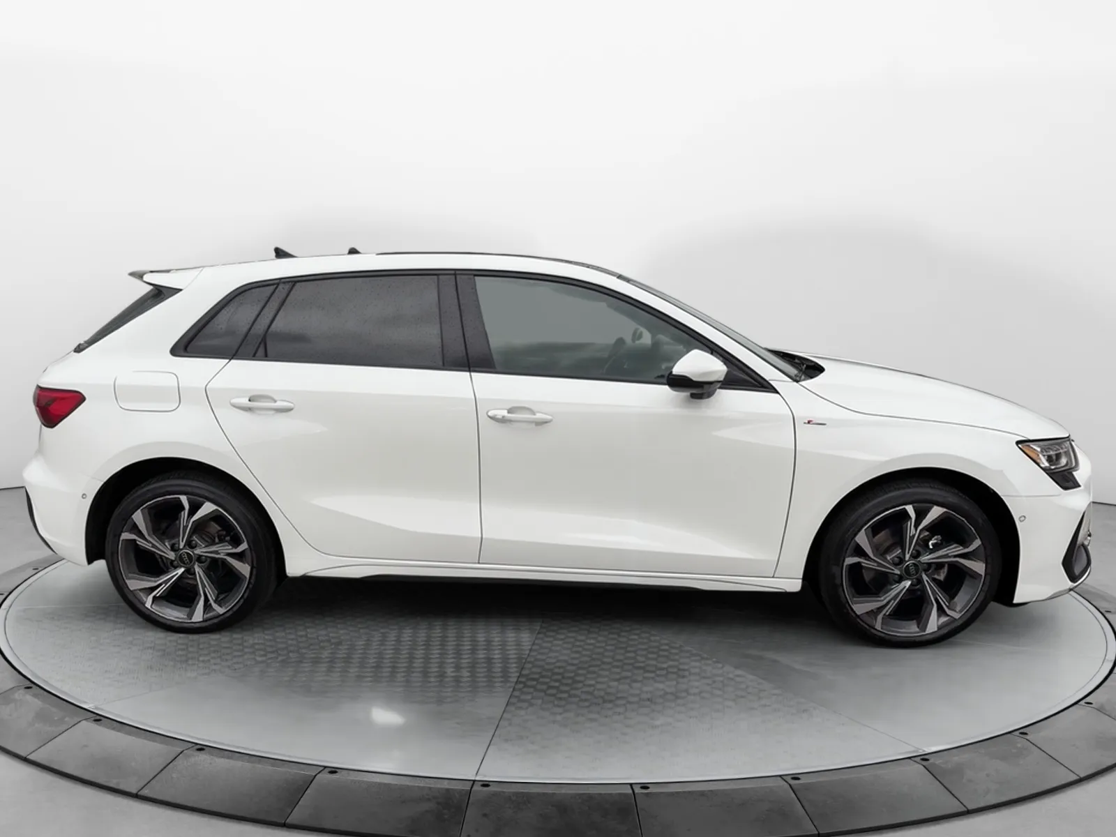 Acheter une audi A3 Sportback TFSI Mild Hybrid 150 S tronic 7 d’occasion avec 34585km disponible immédiatement - photo 6