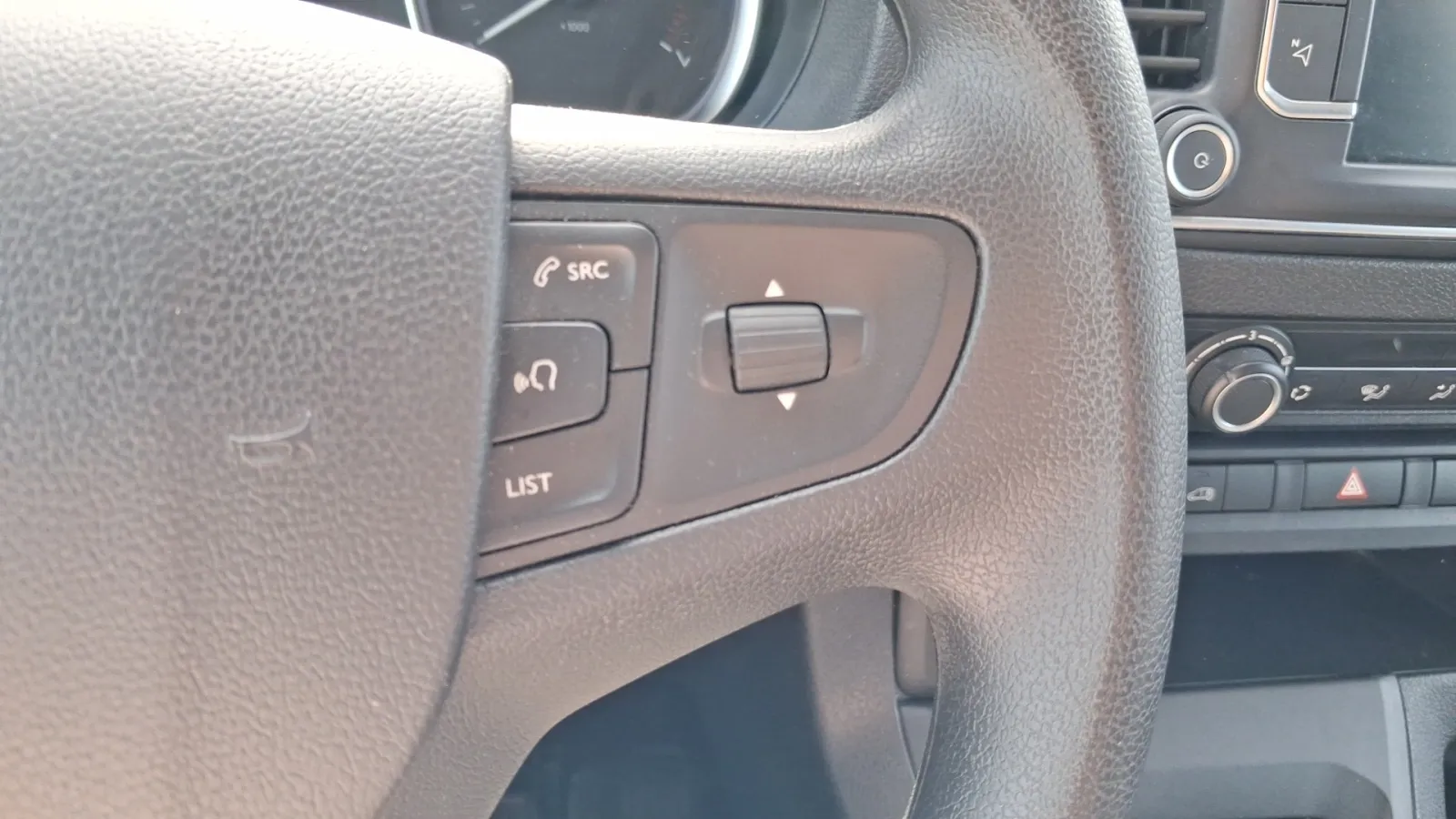 Acheter une peugeot EXPERT FGN TOLE M BLUEHDI 145 BVM6 d’occasion avec 34358km disponible immédiatement - photo 20